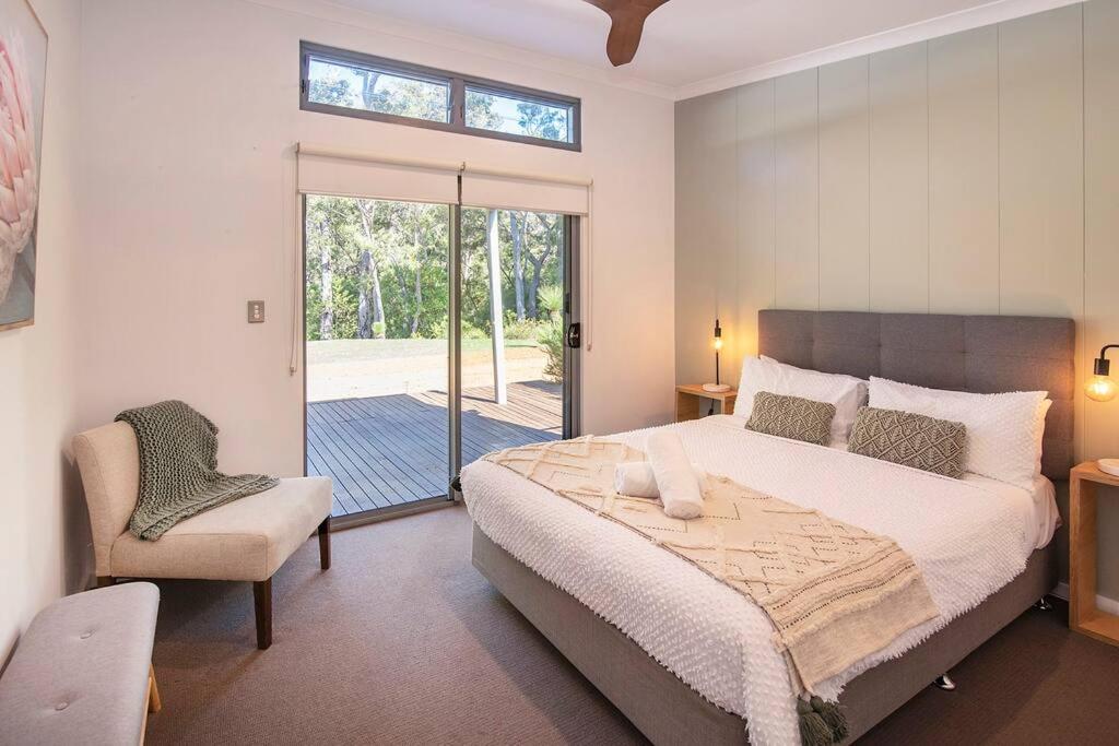 Three-Bedroom House photo 2
