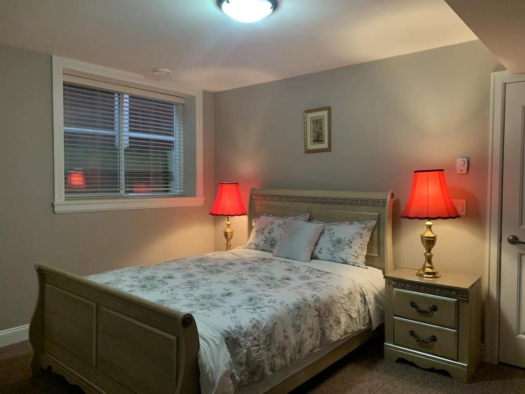 Double Room with Private Bathroom - Photo 9