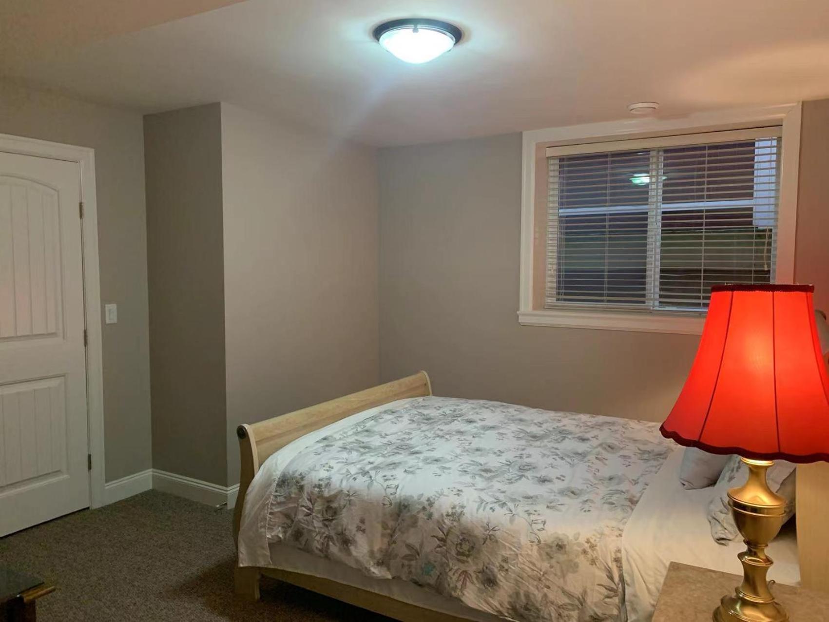 Double Room with Private Bathroom - Photo 10