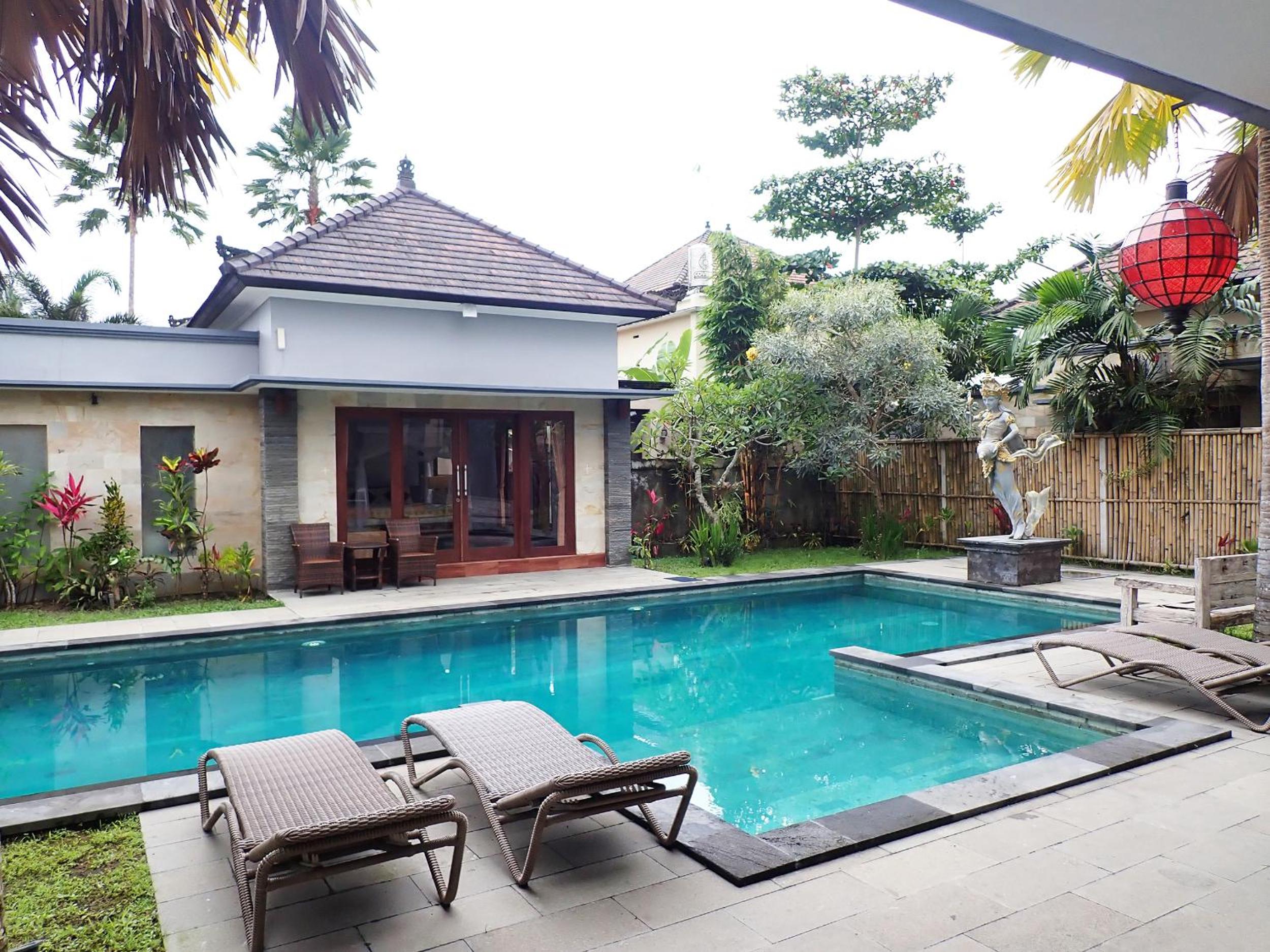 Villa with Private Pool - Photo 9