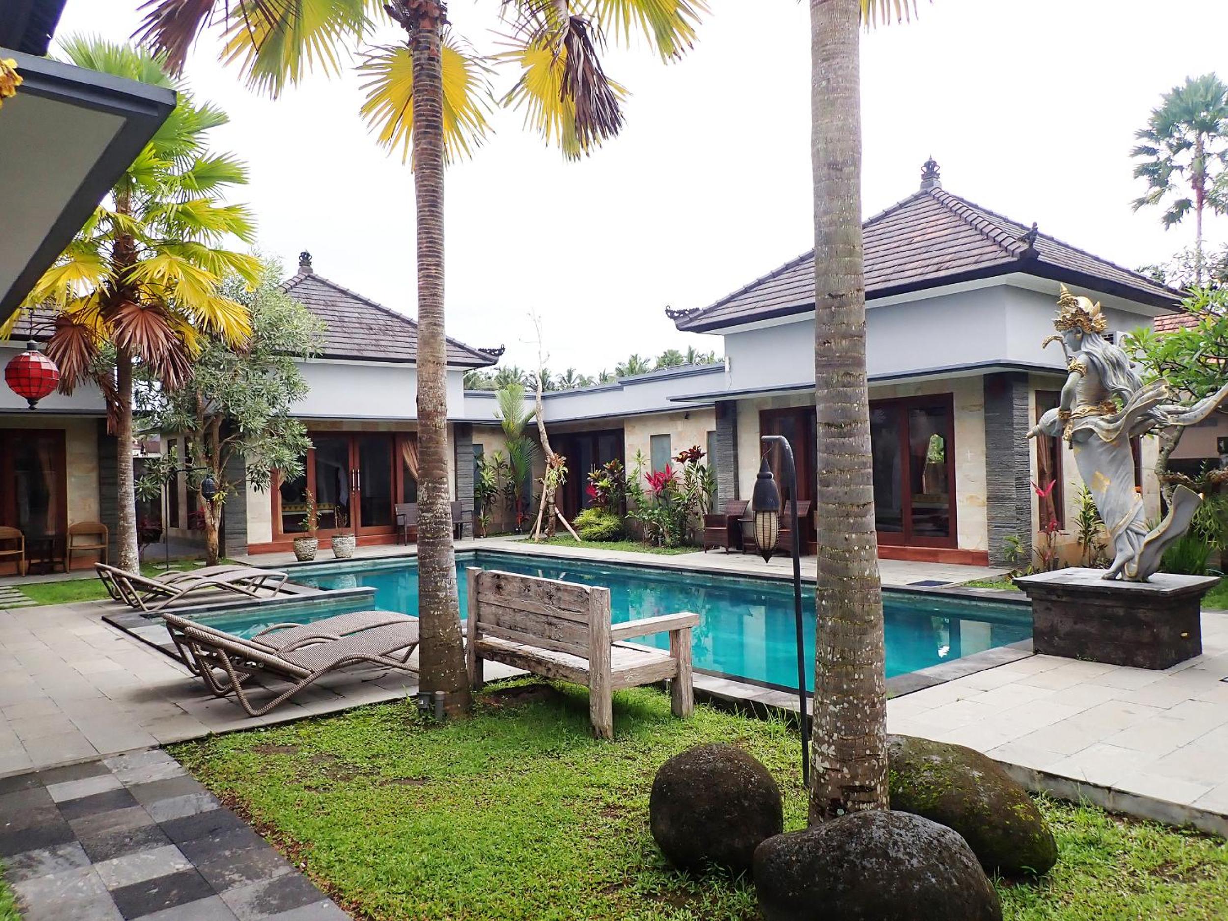 Villa with Private Pool - Photo 14