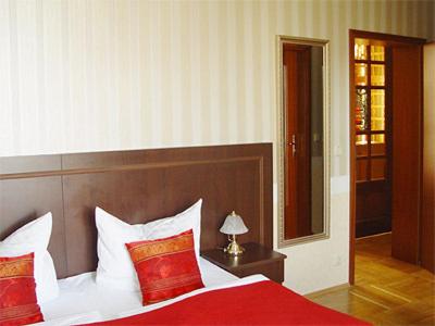 Double Room - Photo 7