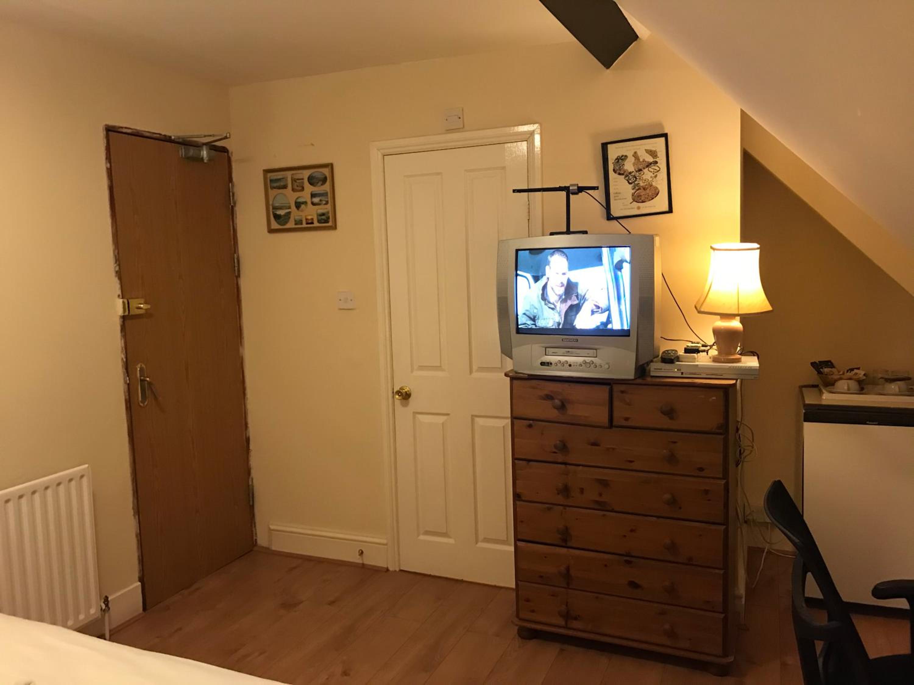 Triple Room with Private Bathroom - Photo 3