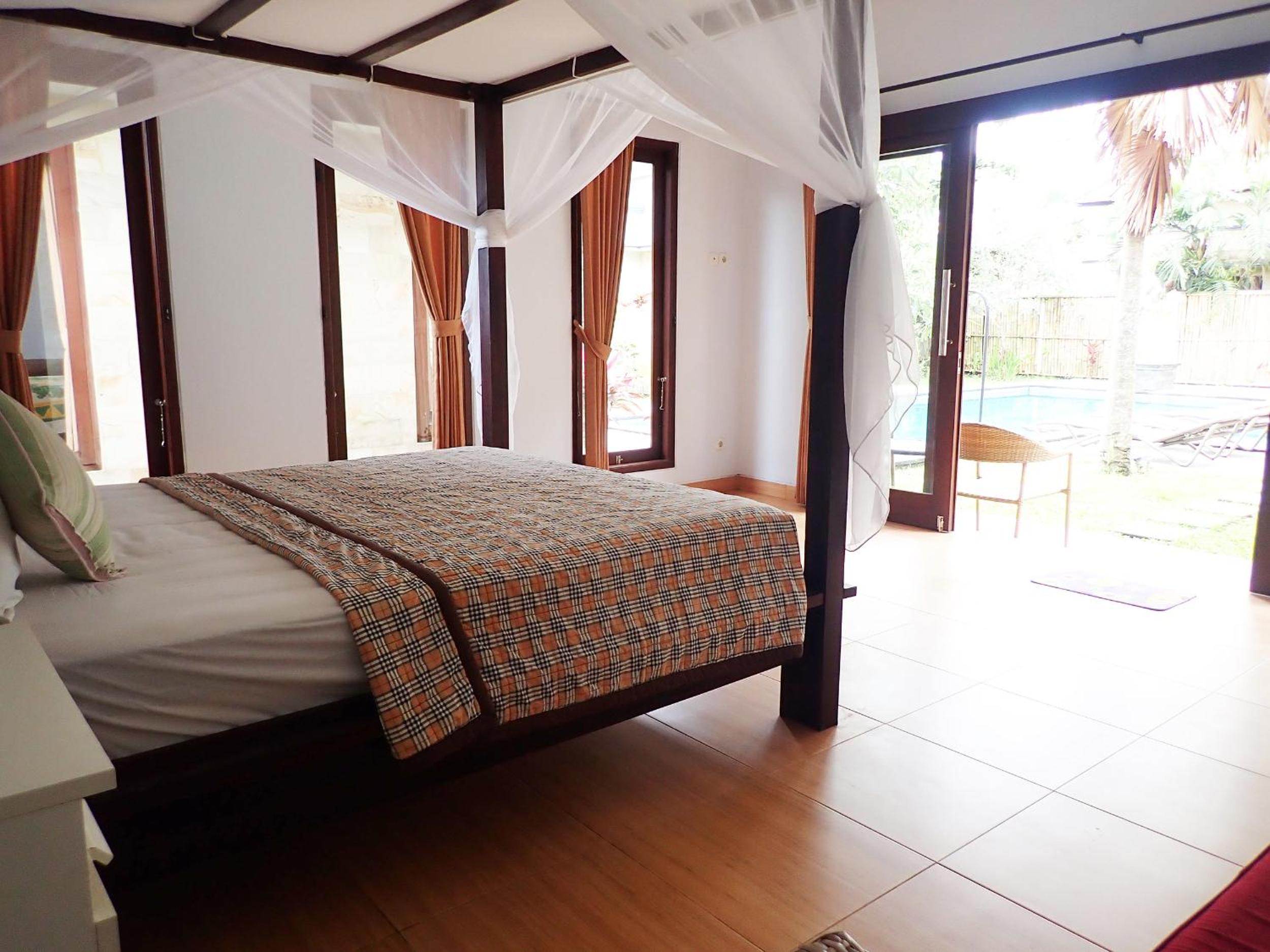 Villa with Private Pool - Photo 2