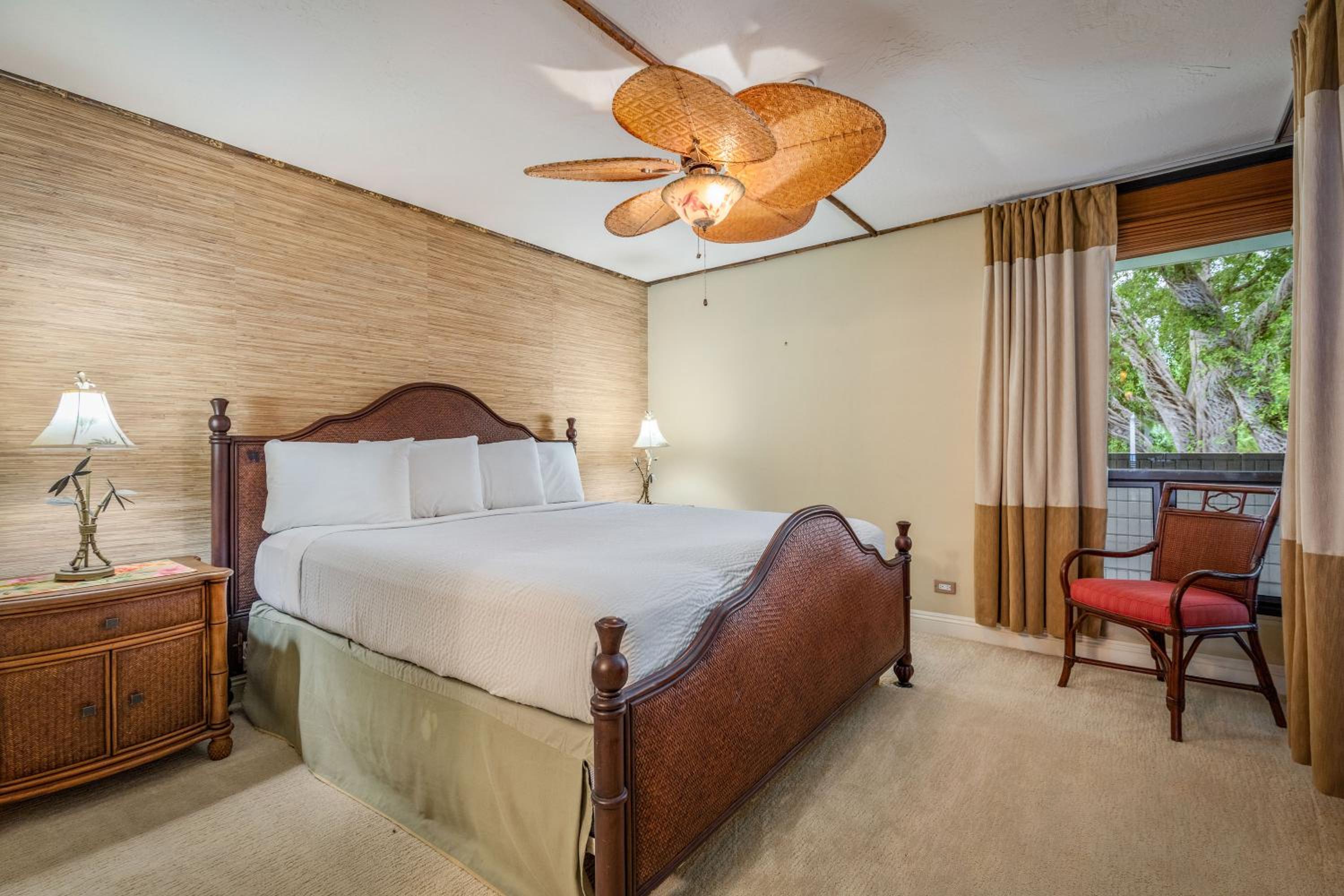 One-Bedroom Suite - Ocean Front  photo 3