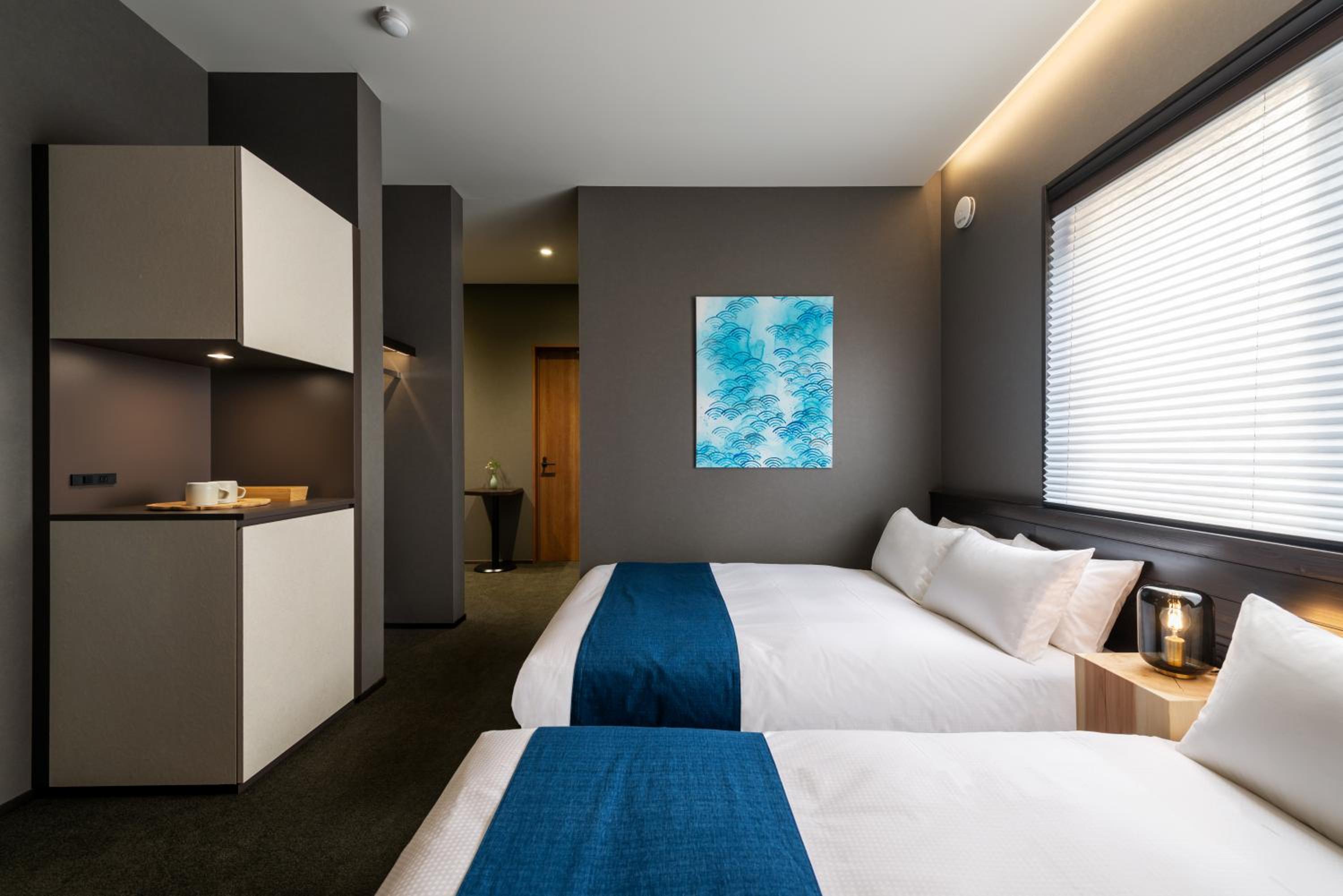 Superior Double Room with Two Double Beds - Photo 7