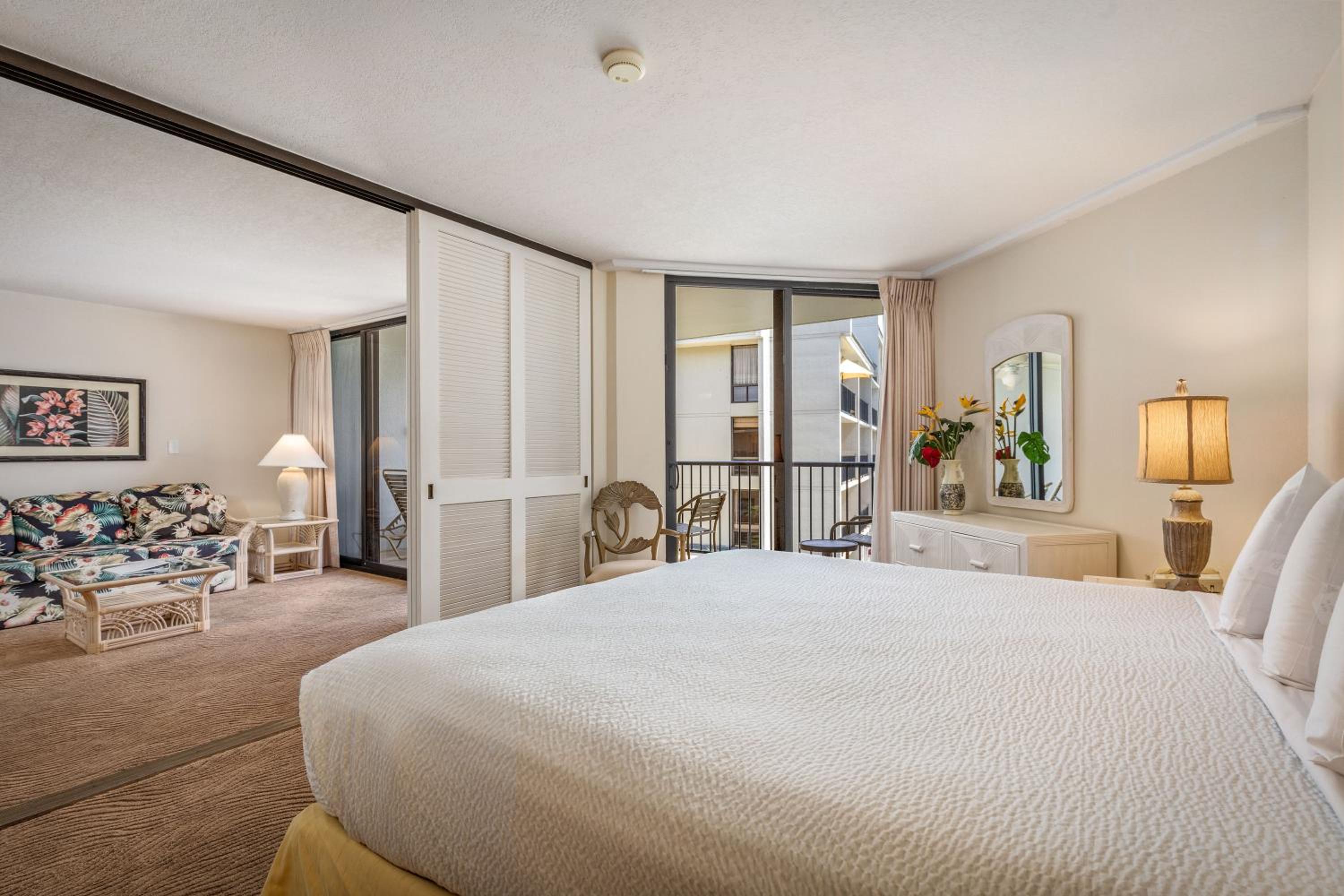 Two-Bedroom Suite with Ocean View thumbnail 5