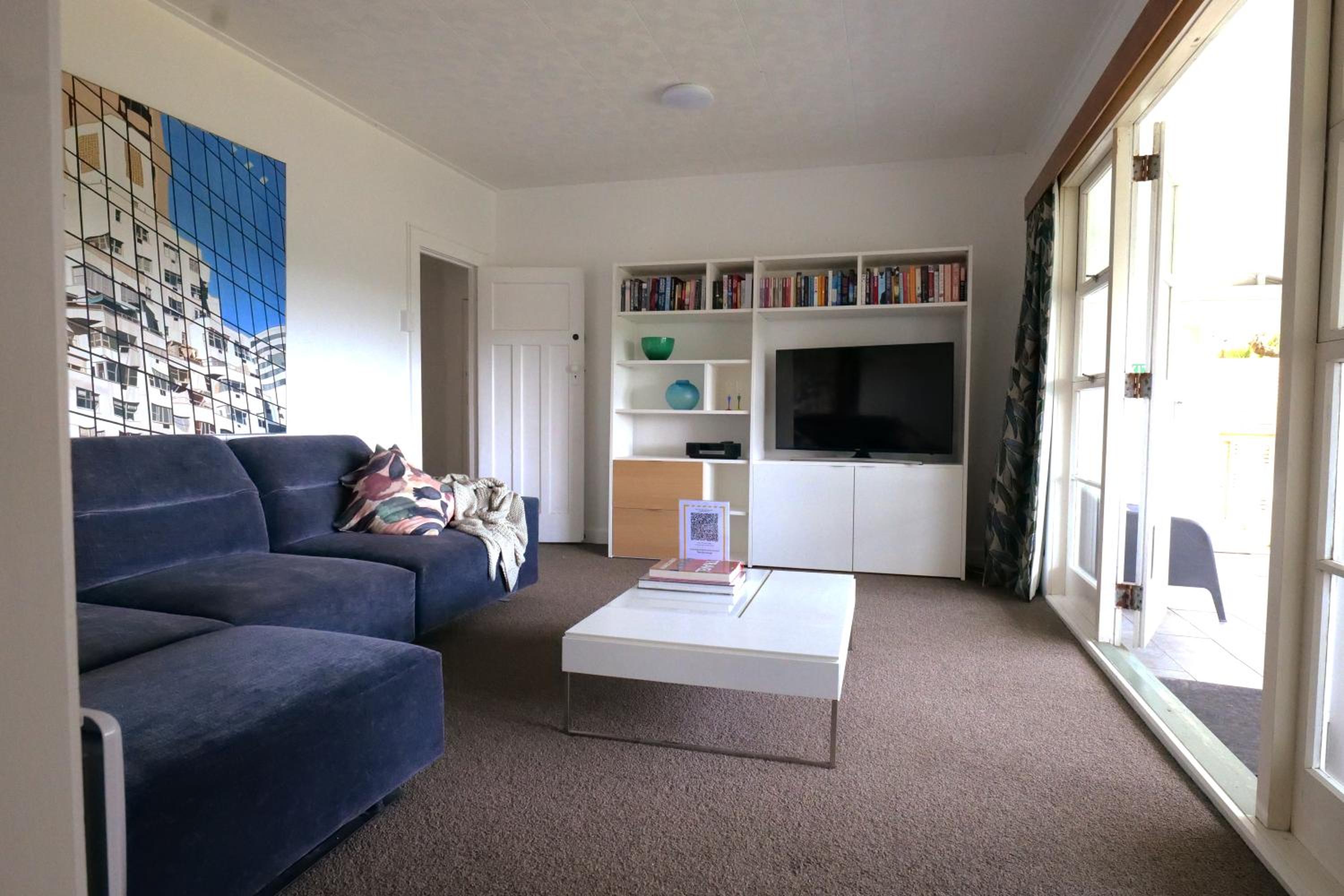 Three-Bedroom Apartment photo 1