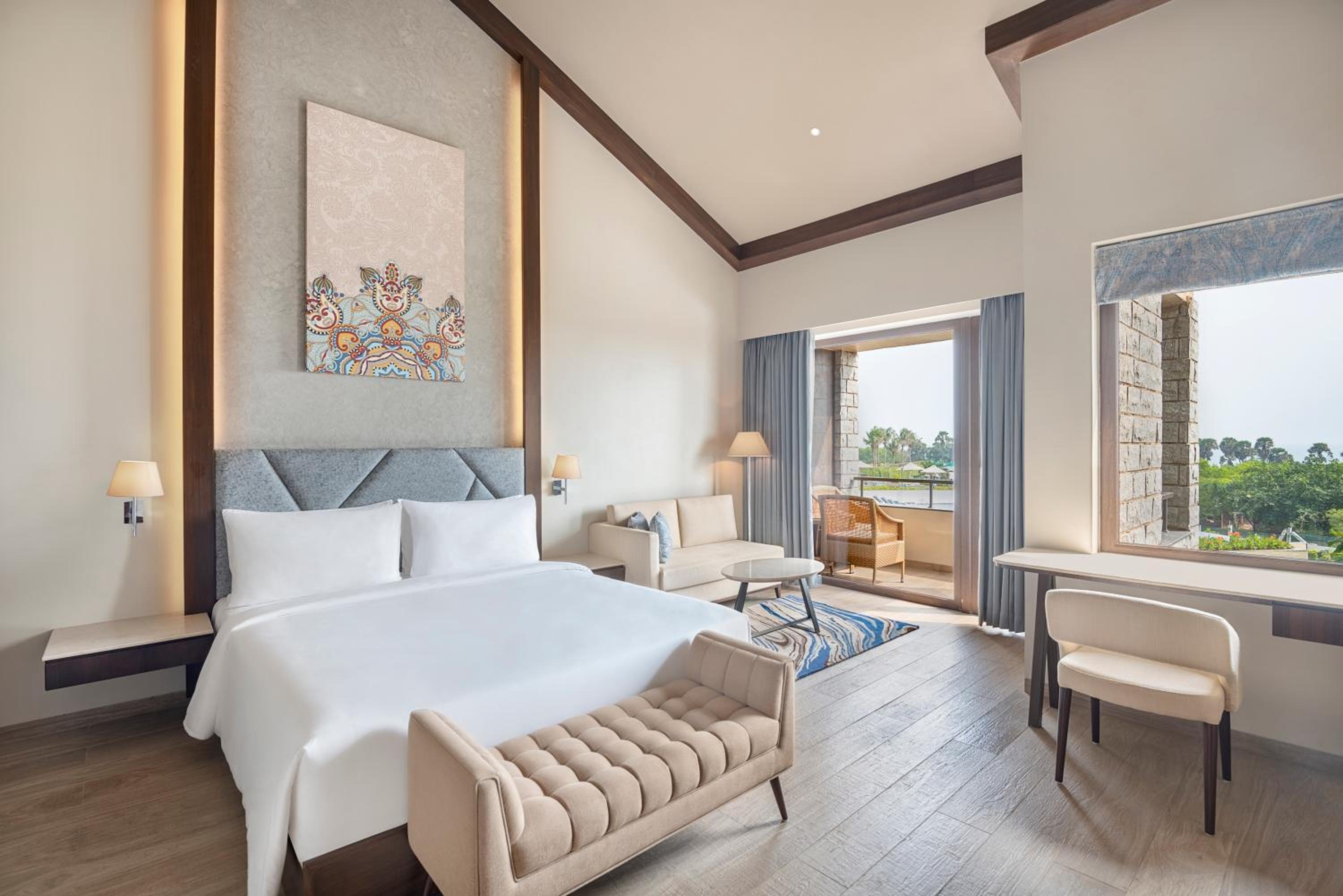 One Bedroom Suite with 15% discount on Food & soft beverages and Laundry