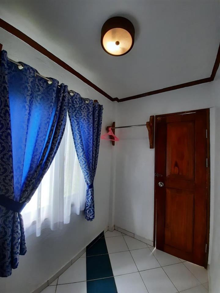 Deluxe Double Room with Balcony and Sea View - Photo 8