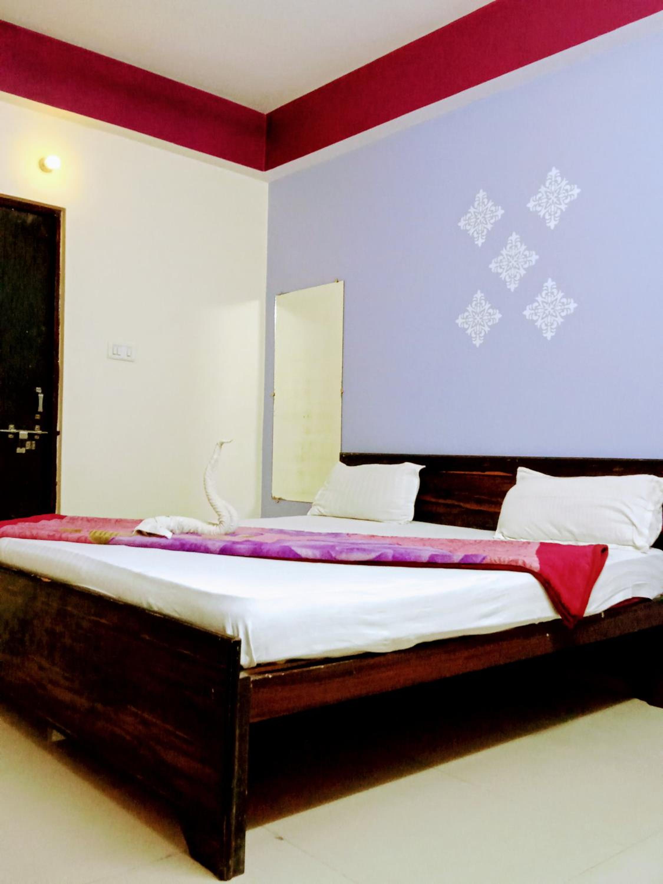 Standard Double Room Non Ac - Photo 11