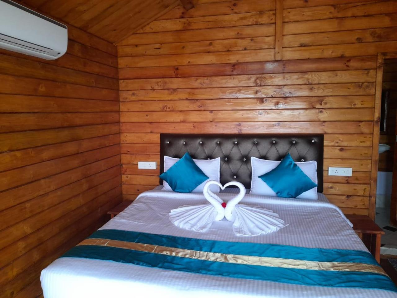 Deluxe Double Room with Balcony and Sea View
