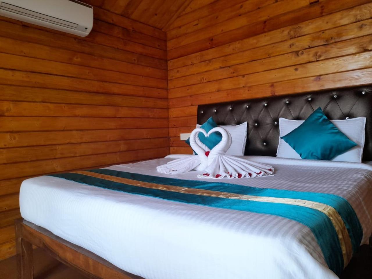 Deluxe Double Room with Balcony and Sea View