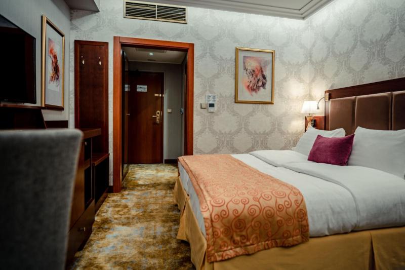 Standard Double or Twin Room photo 3