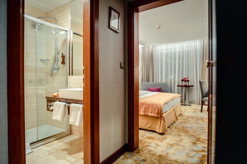 Standard Double or Twin Room photo 2