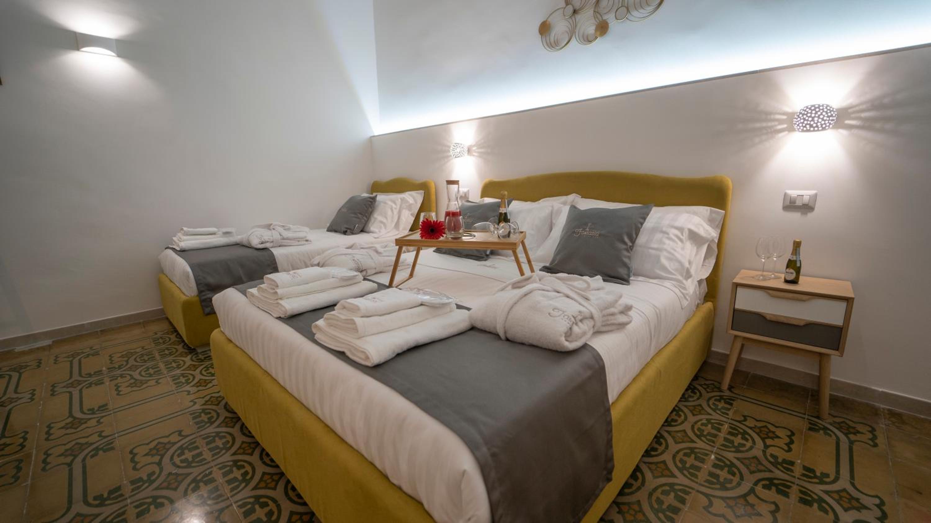 Deluxe Family Suite - Photo 1