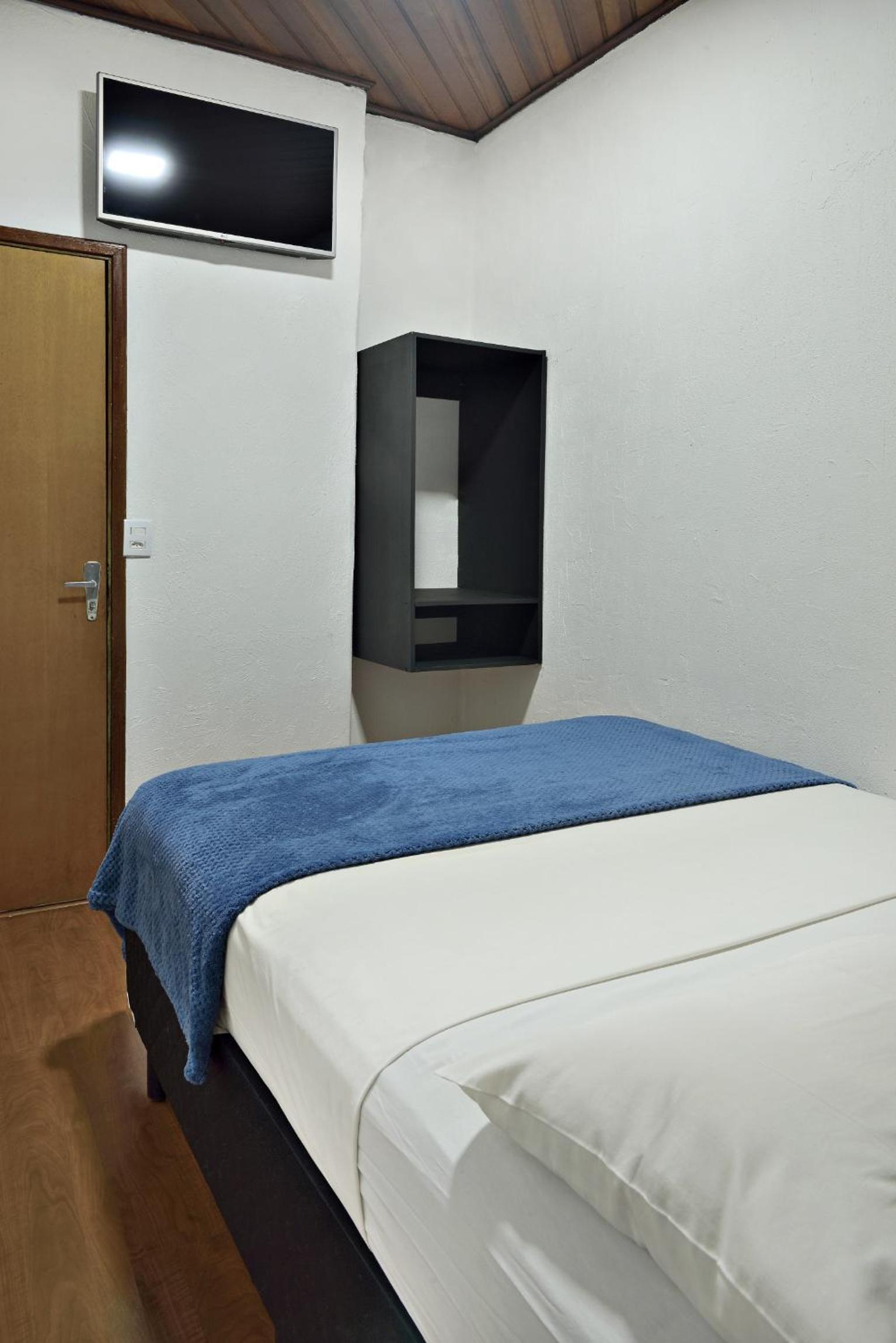 Double Room with Private Bathroom photo 2