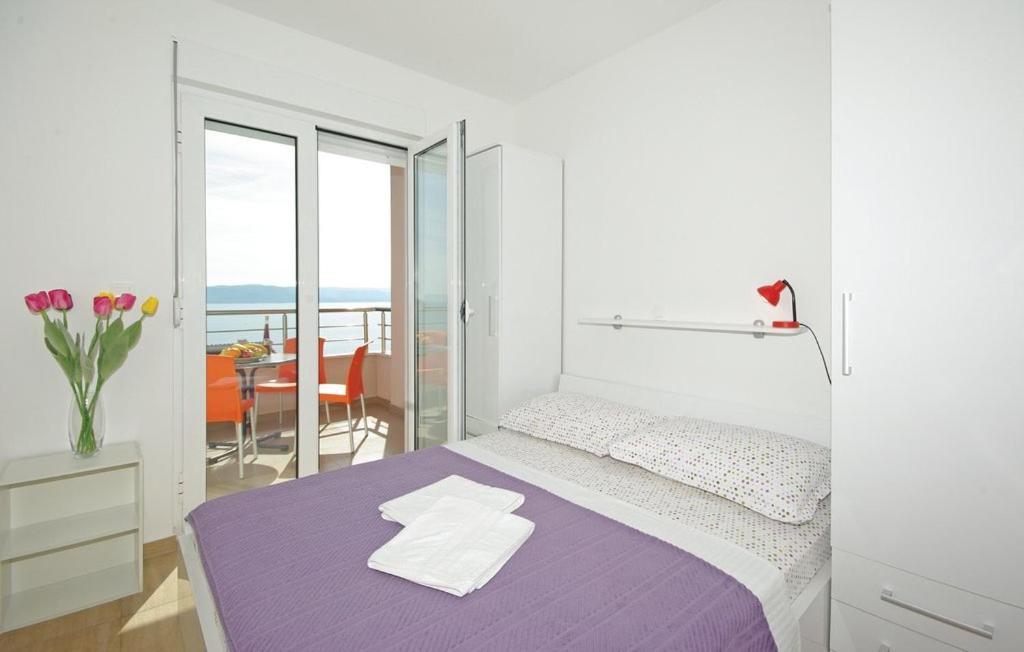 One-Bedroom Apartment - Photo 5