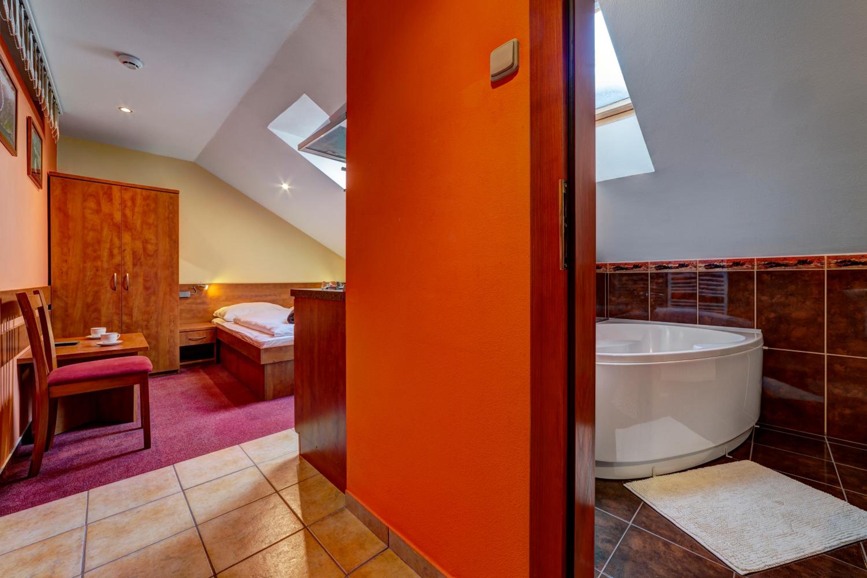 Standard Double Room photo 3
