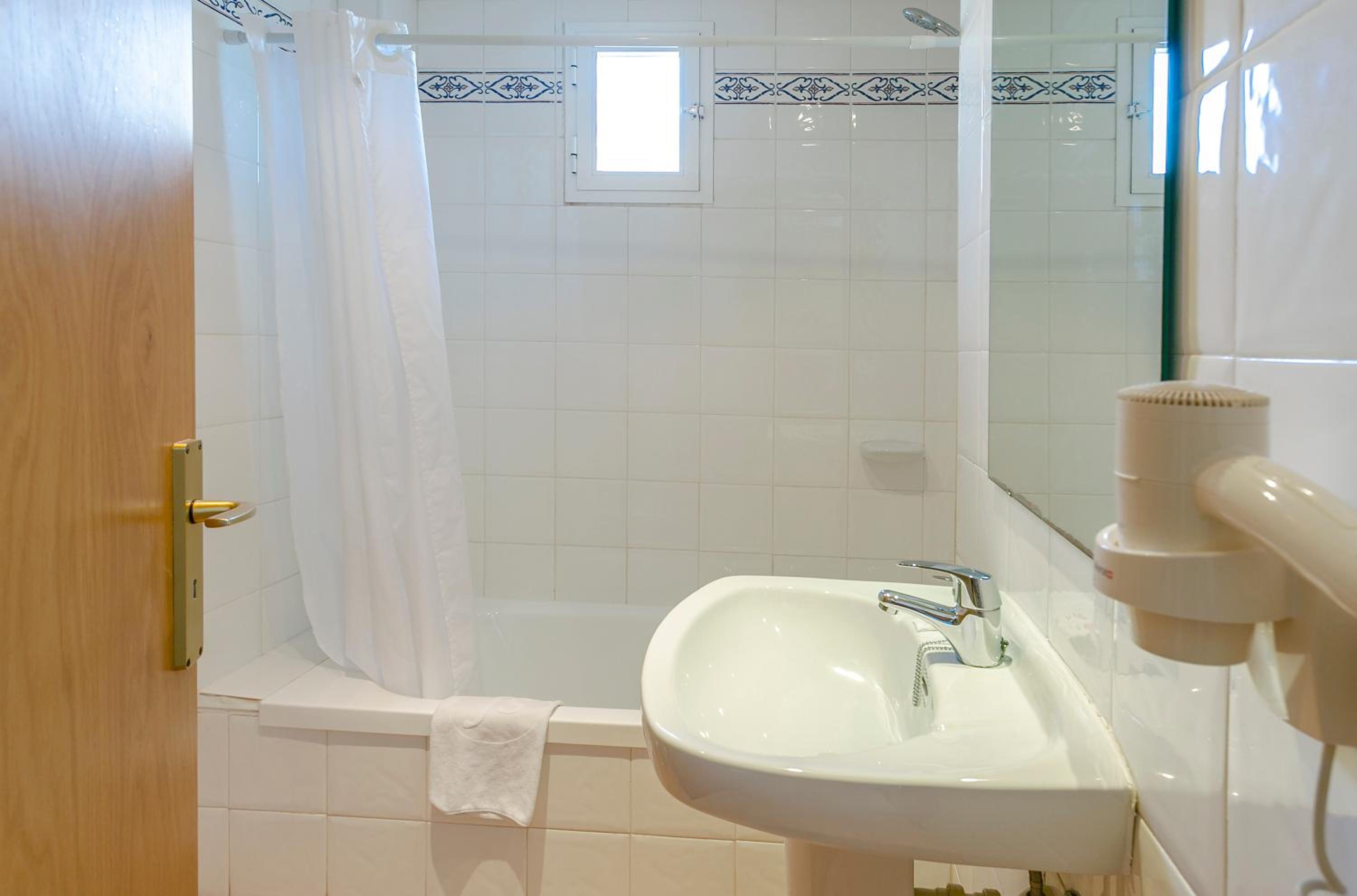 Habitación Sencilla con Balcón