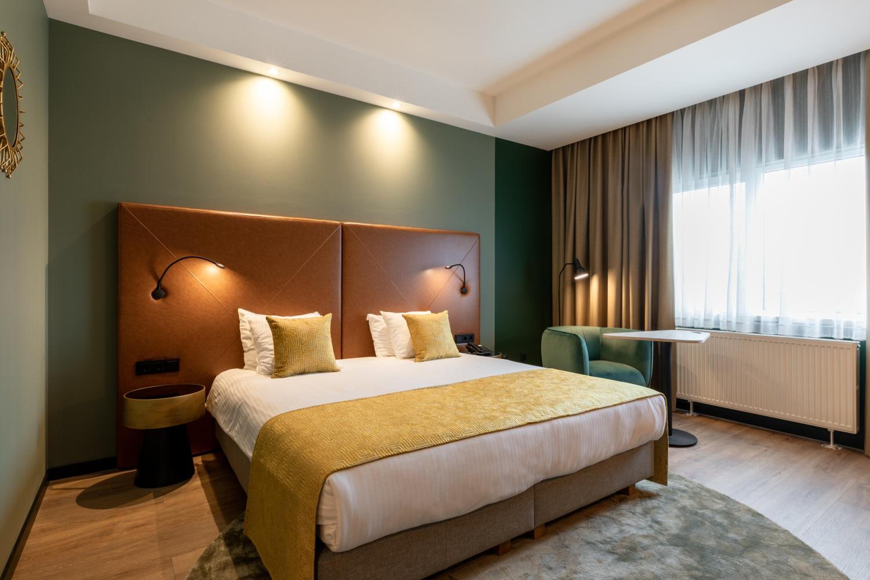 Deluxe Double Room - Photo 10