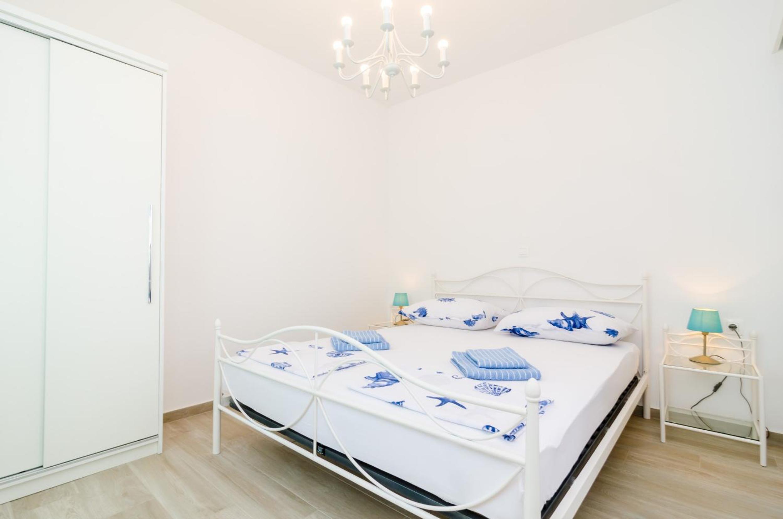 Superior One-Bedroom Apartment with City View