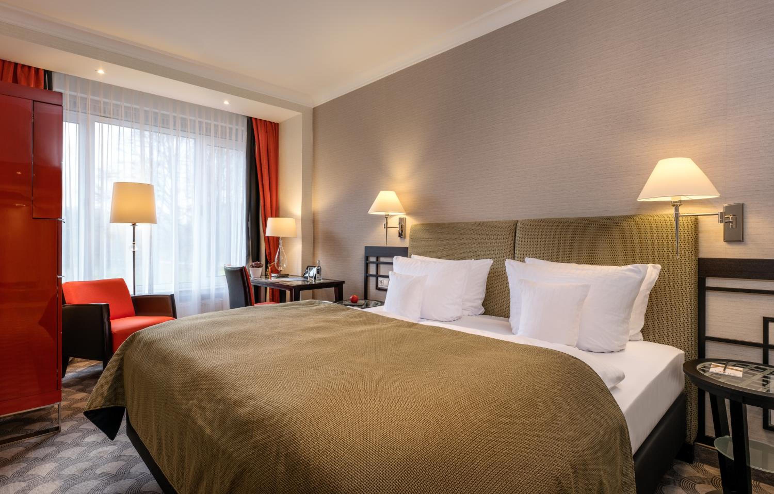 Executive Room - Photo 6