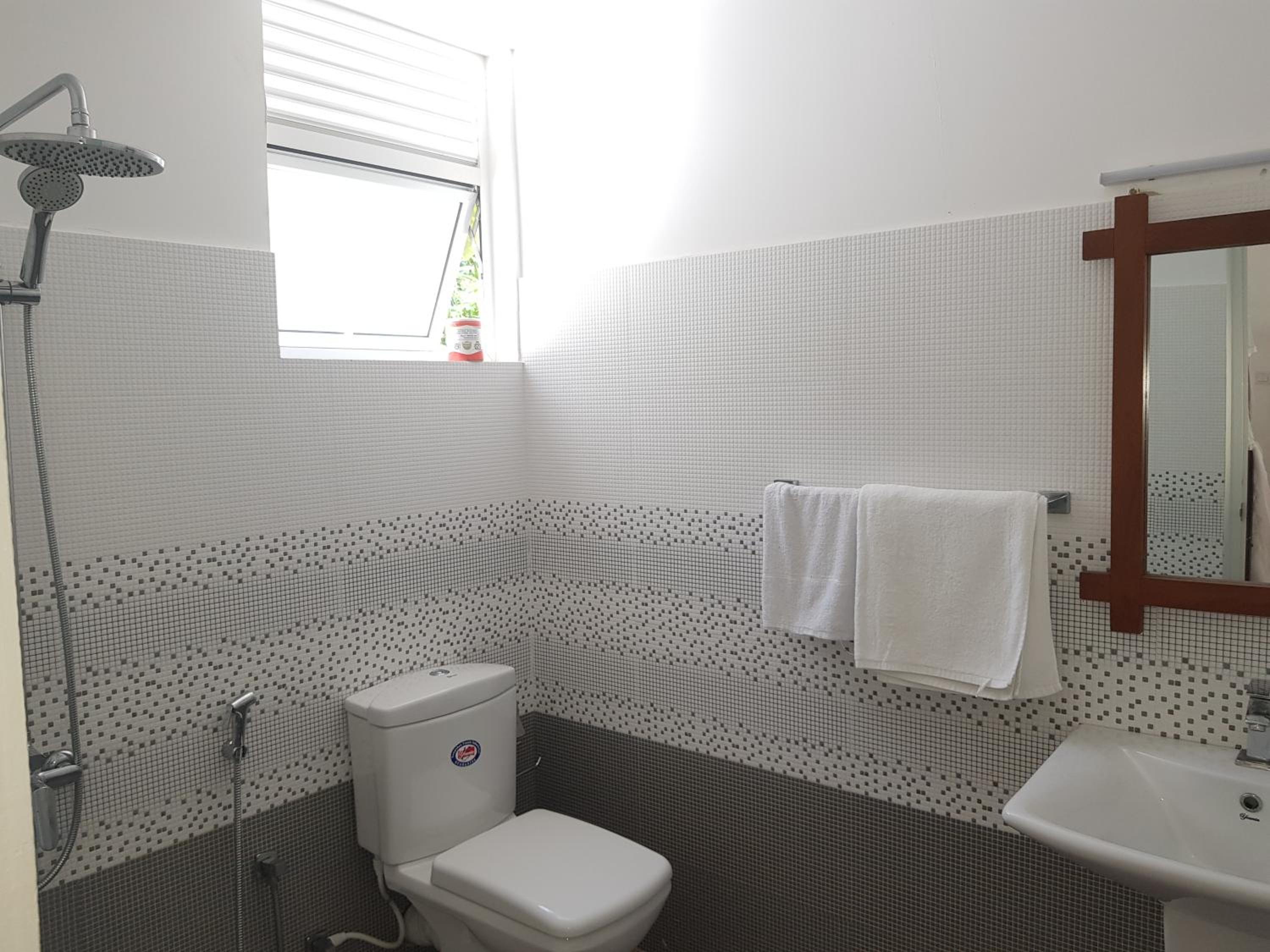 Standard Twin Room photo 2