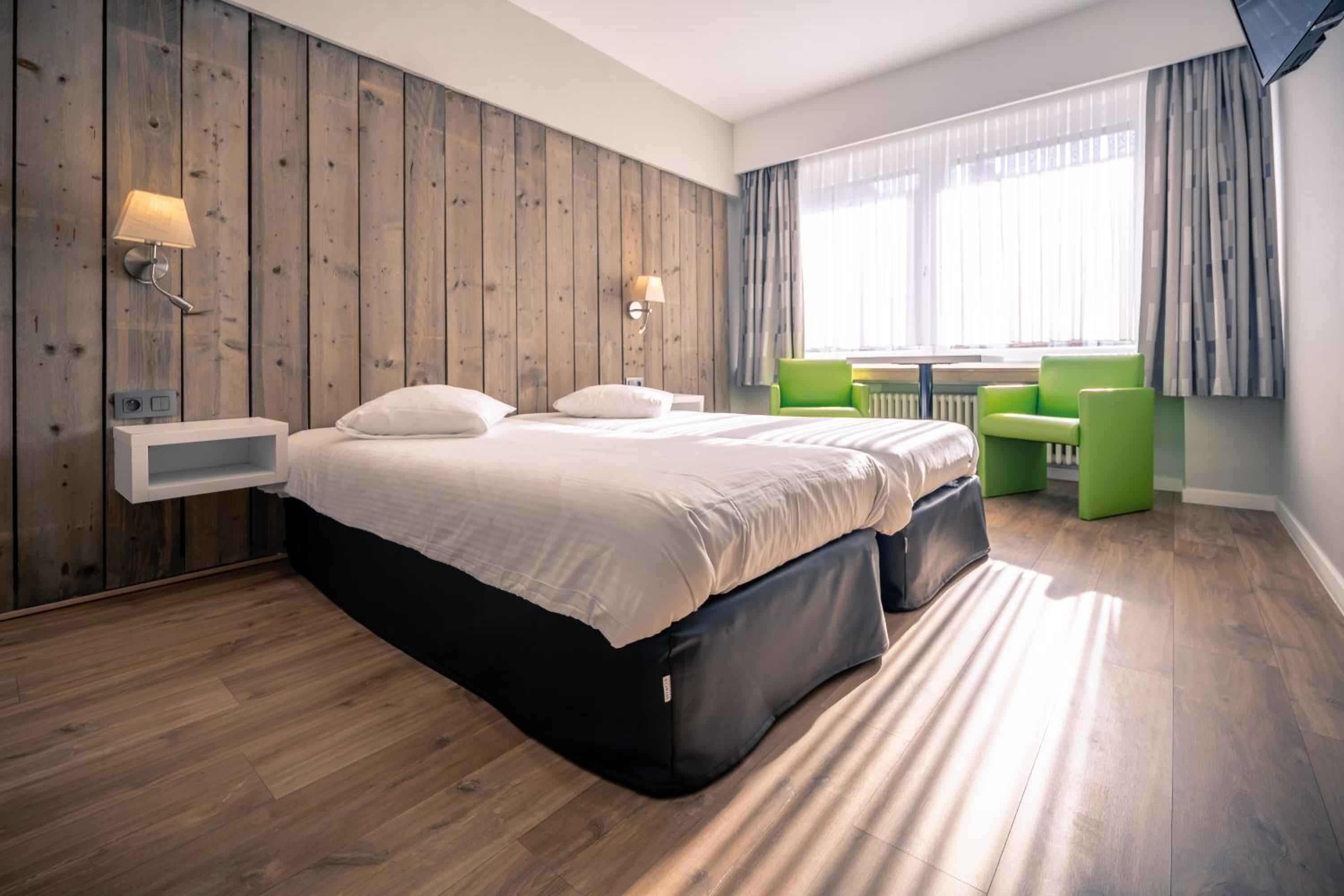 Standard Twin Room - Photo 1