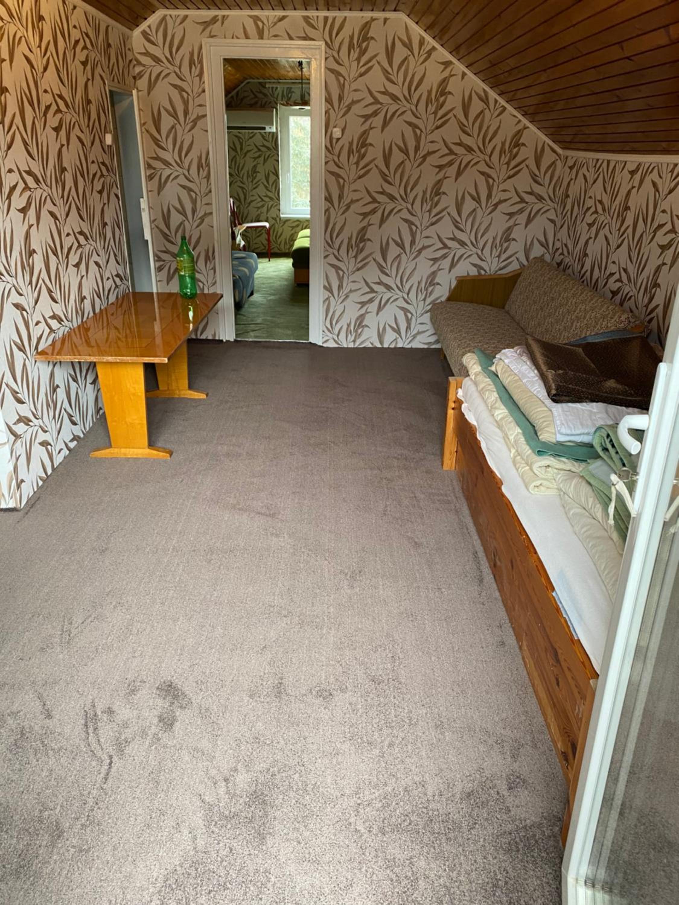 Four-Bedroom House - Photo 6