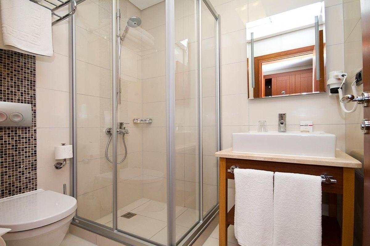 Standard Double or Twin Room photo 3