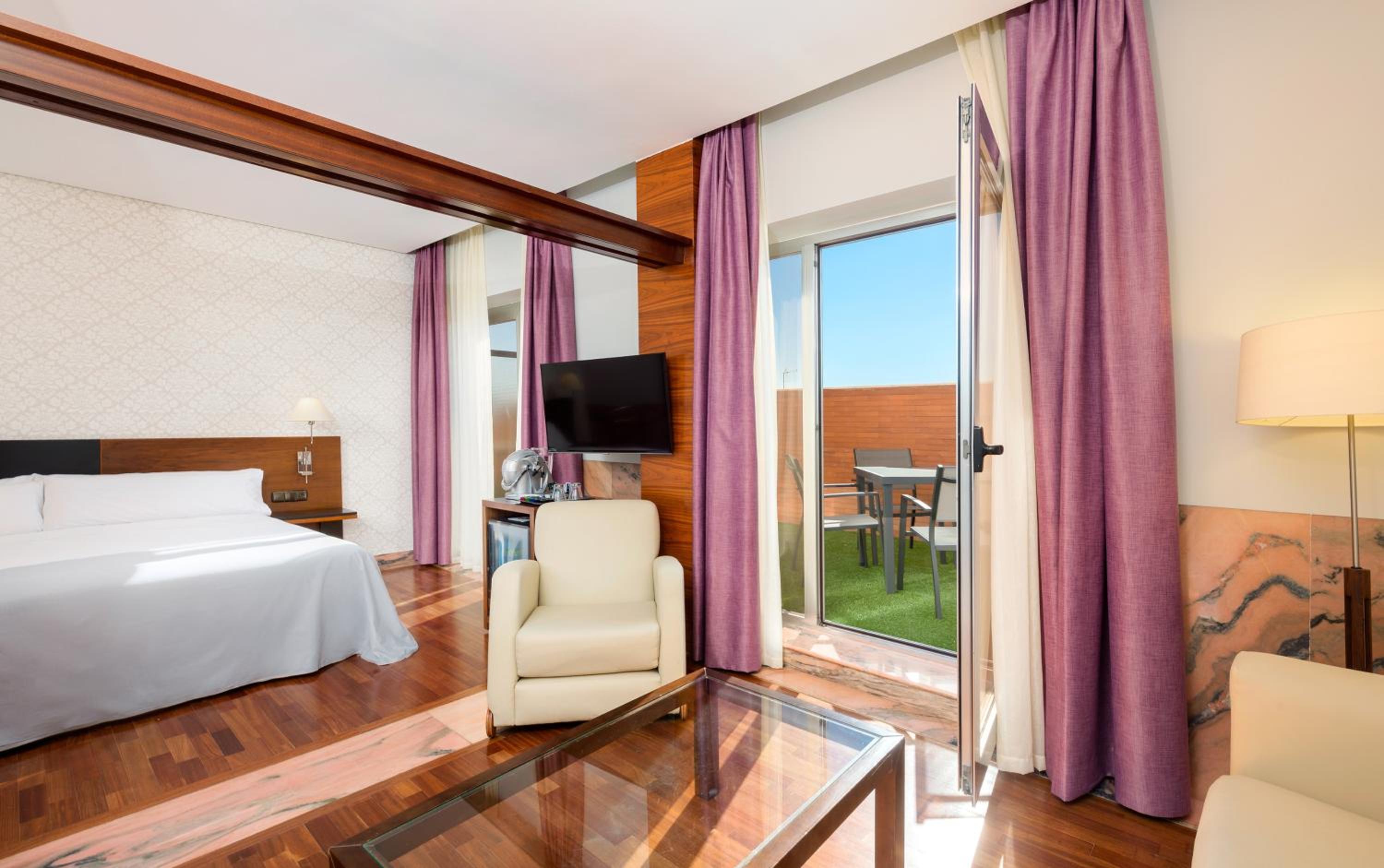 Junior Suite with Terrace - Photo 1