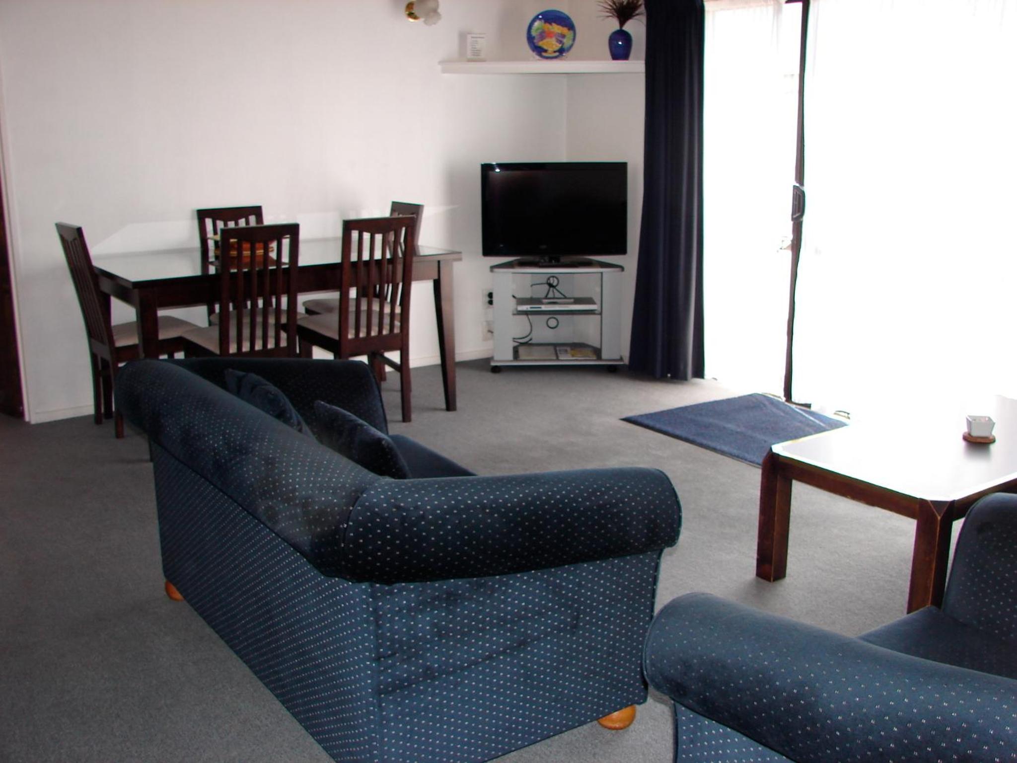 Family Two-Bedroom Apartment with Spa Bath - Photo 1