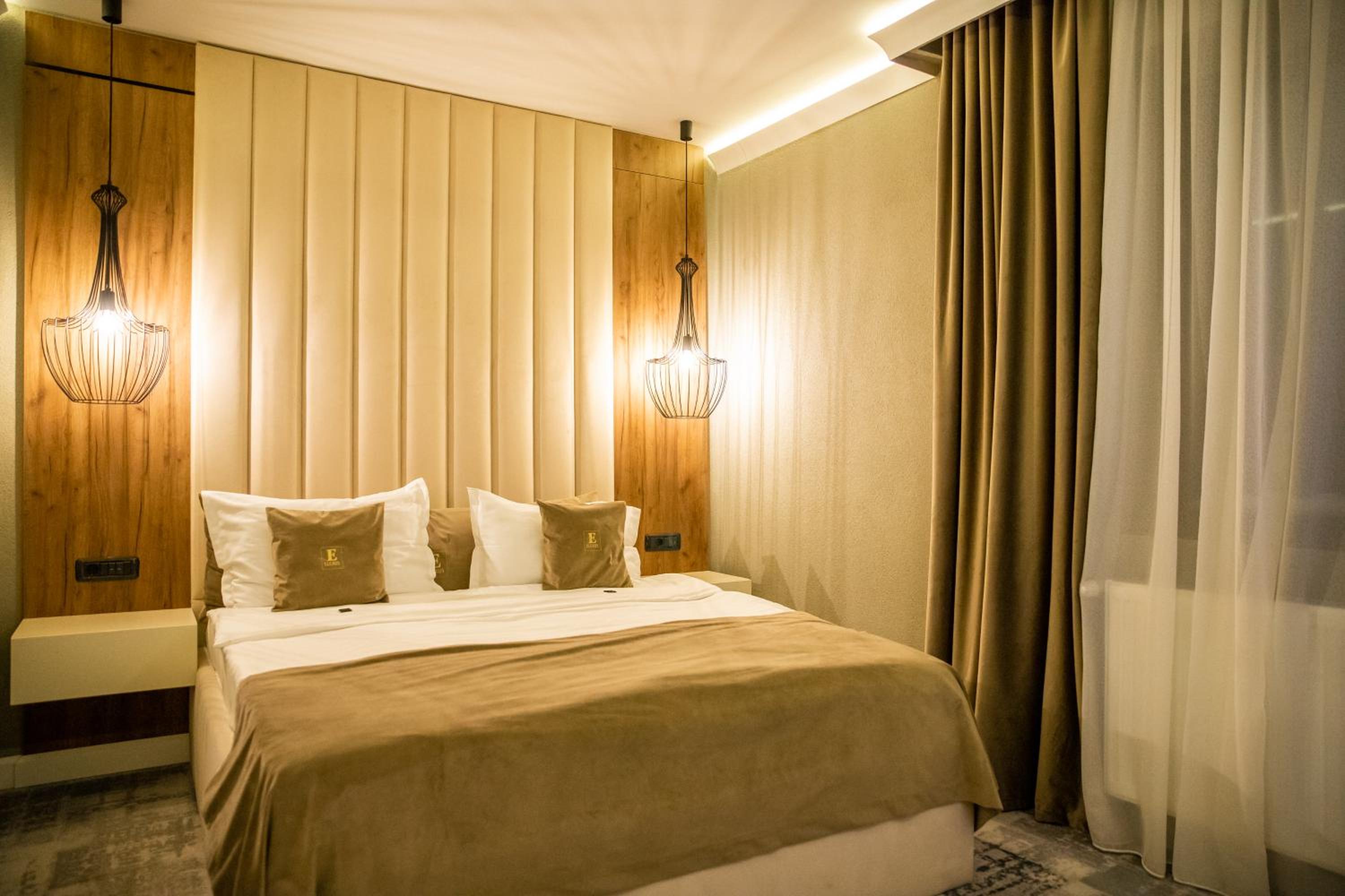 Standard Double Room - Photo 14