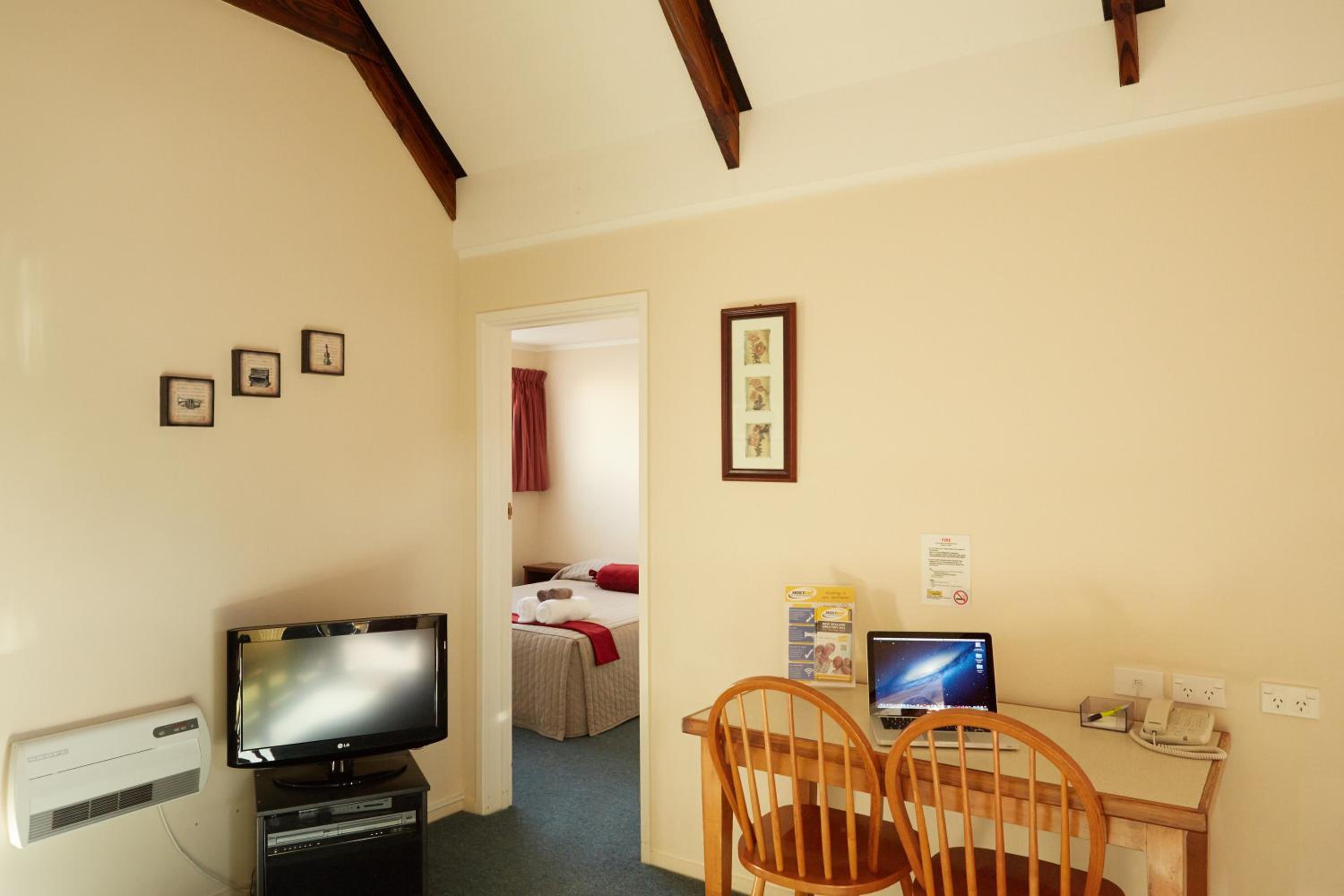 Standard One-Bedroom Apartment photo 2