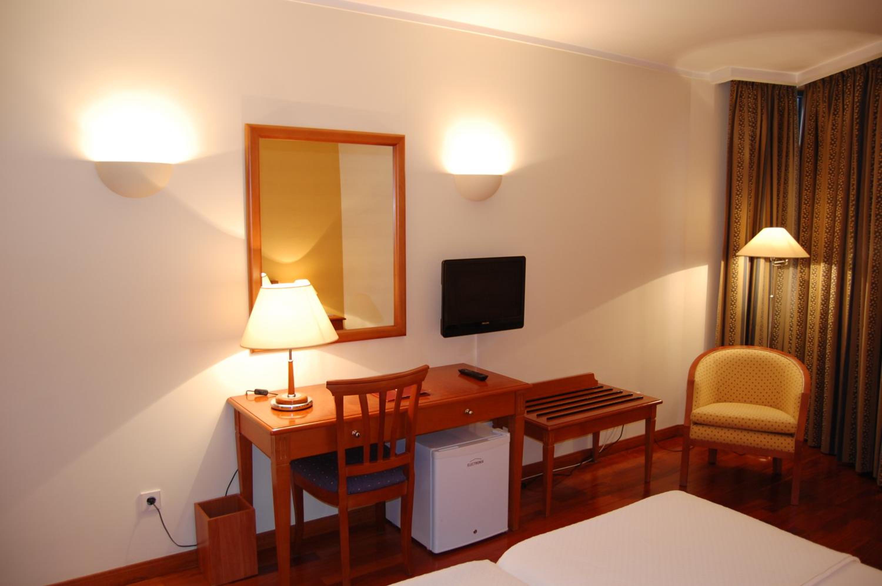 Twin Room - Photo 5