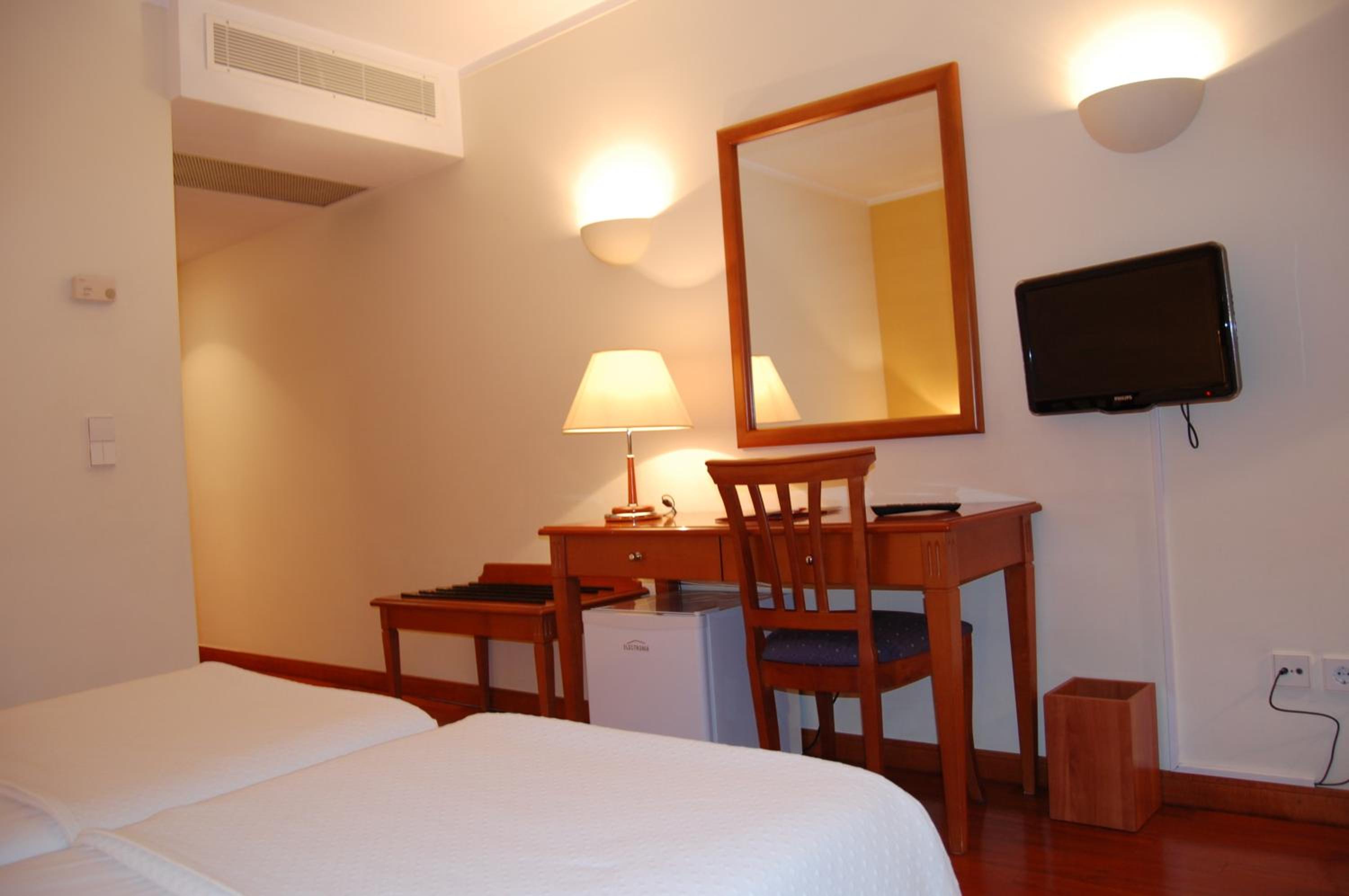 Twin Room - Photo 6