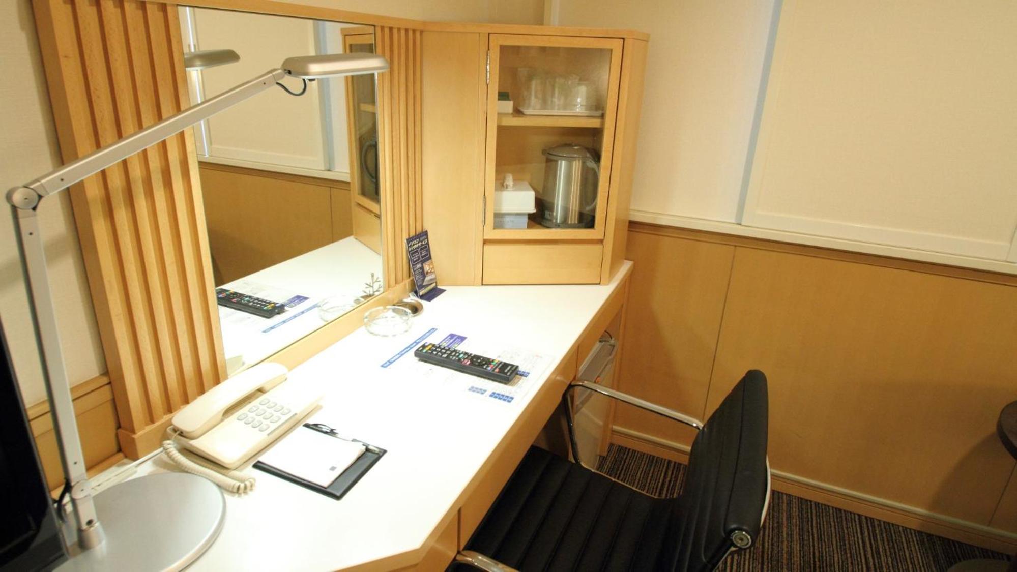 Double Room - Non-Smoking  - Photo 5