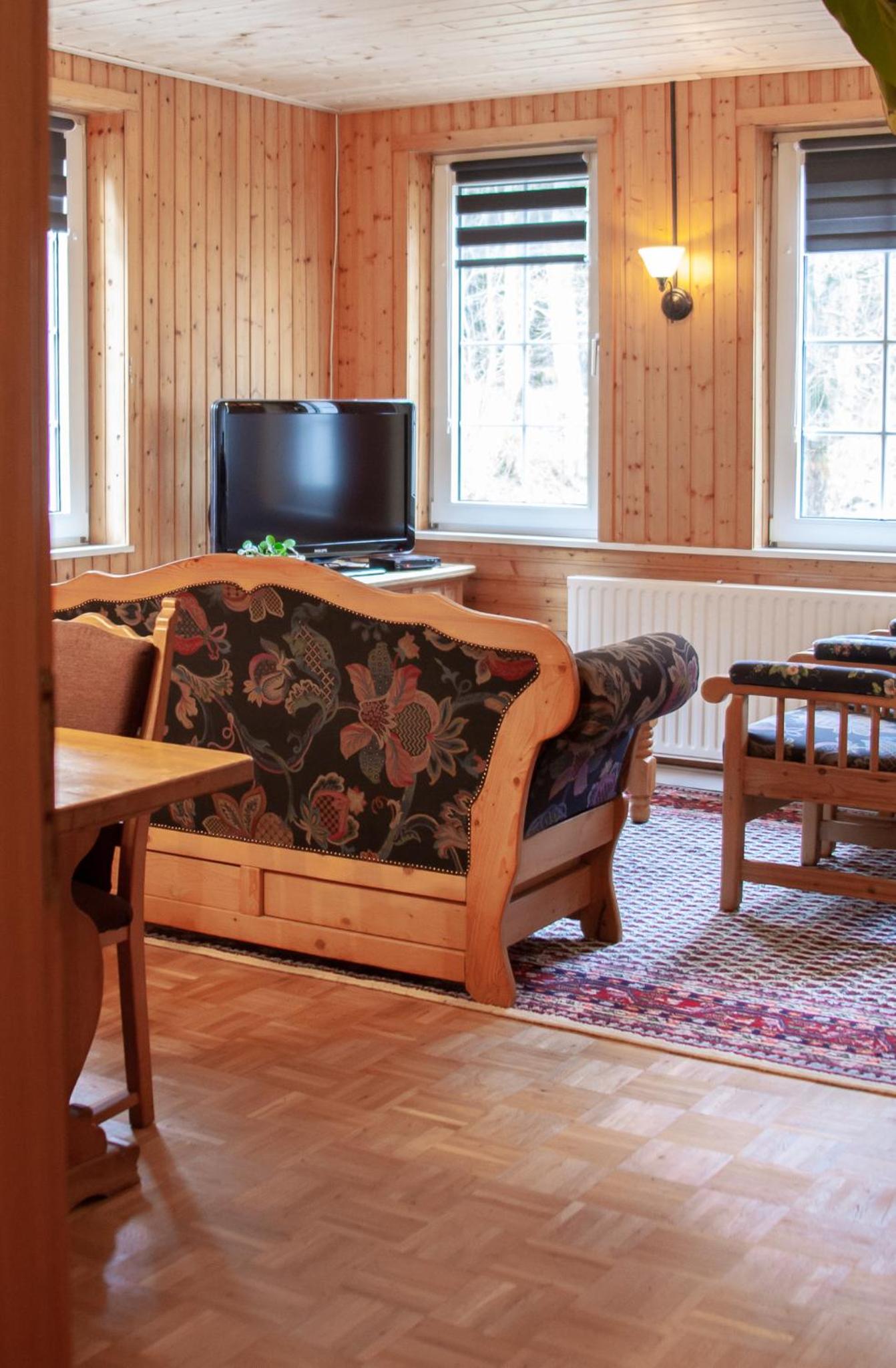 Family Room photo 3