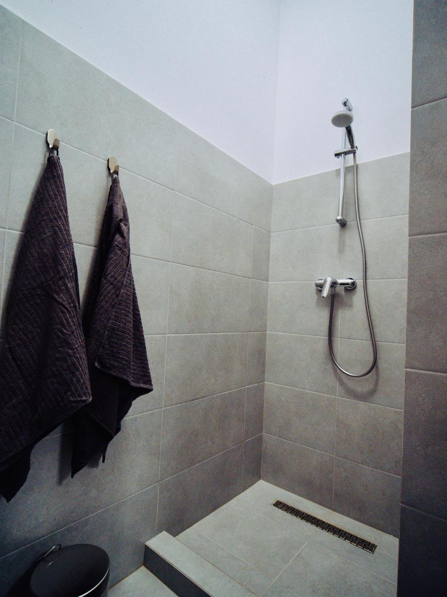 Standard Double Room - Photo 4