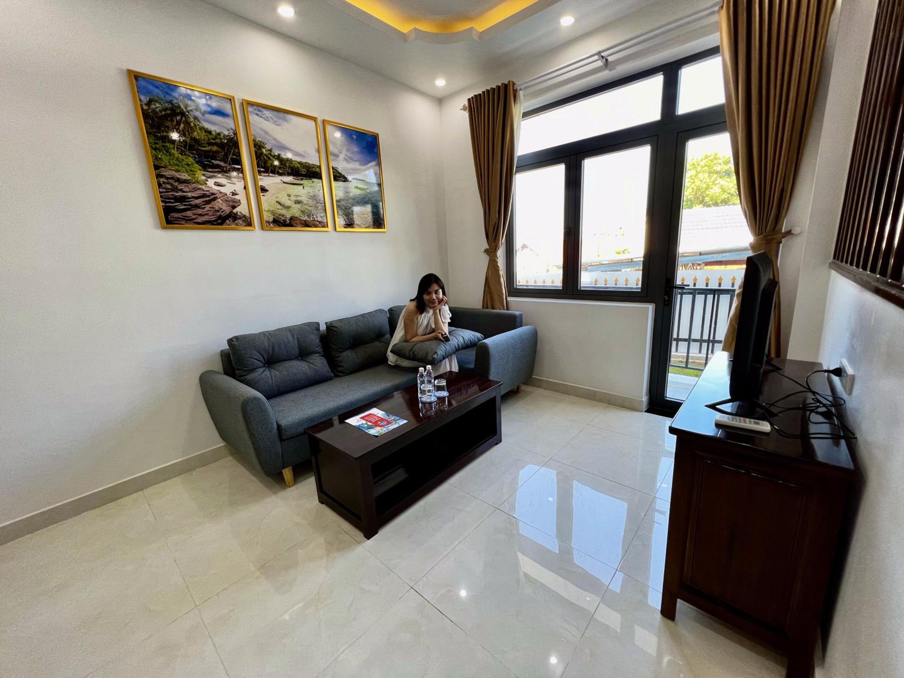Apartment with Balcony - Photo 16