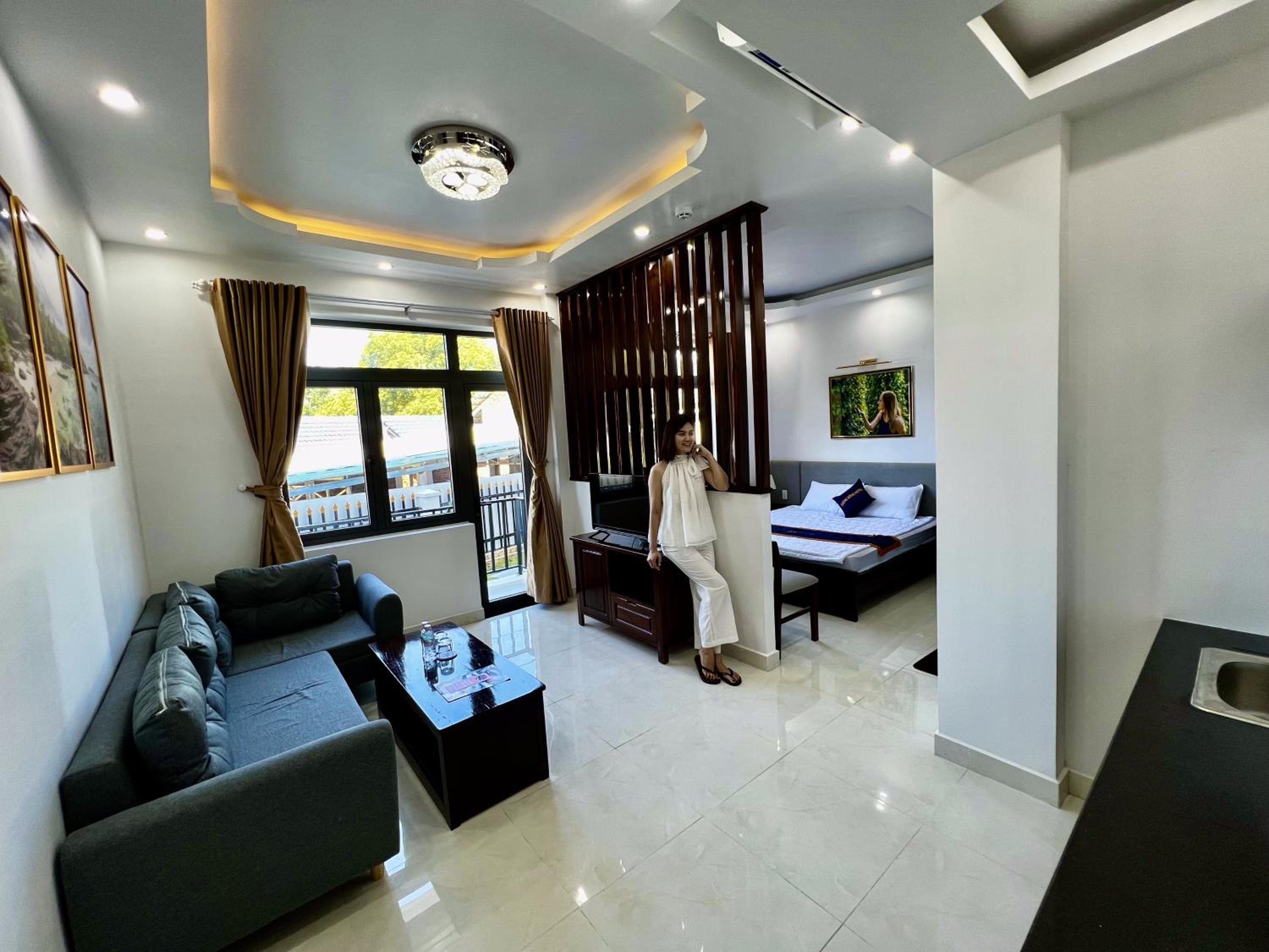 Apartment with Balcony - Photo 17