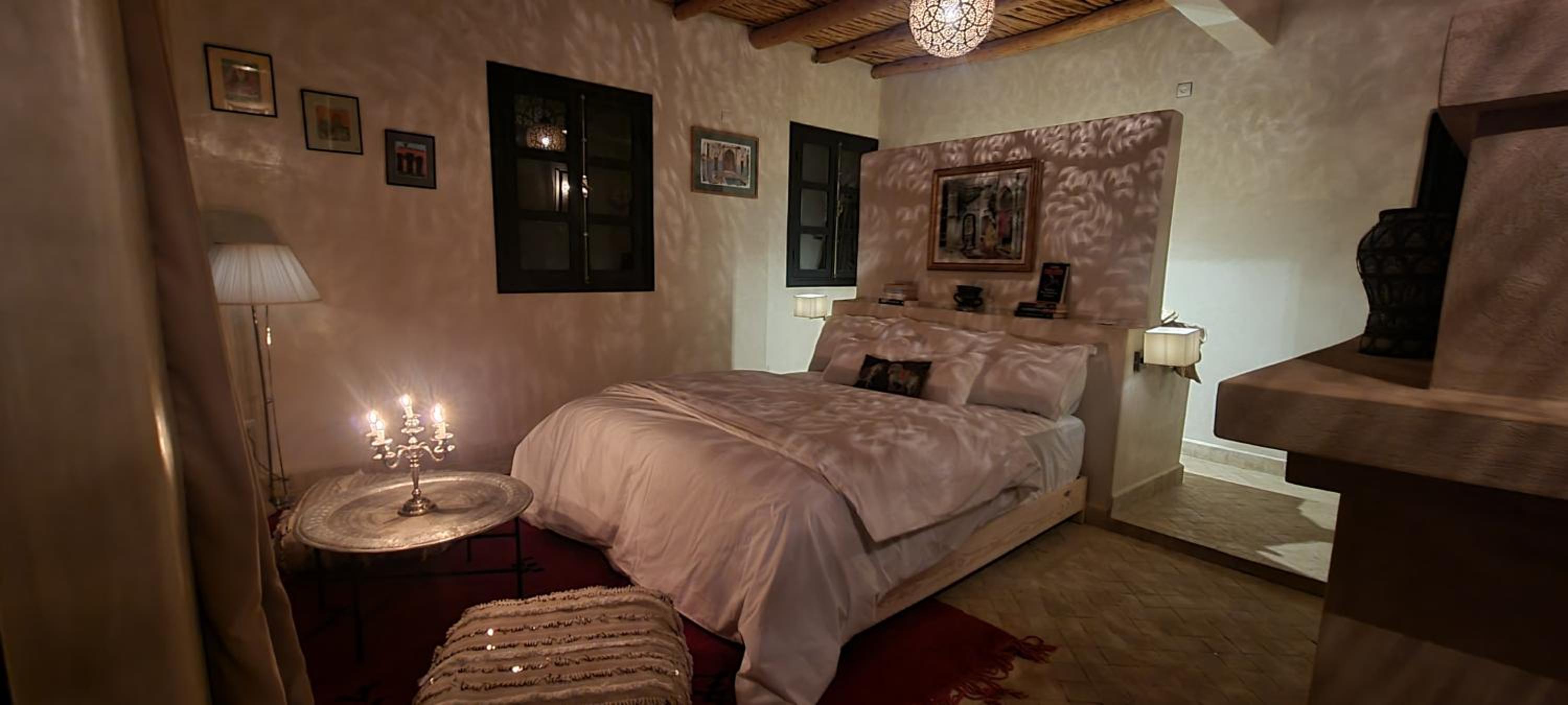 Deluxe Room (2 Adults + 1 Child) - Photo 1