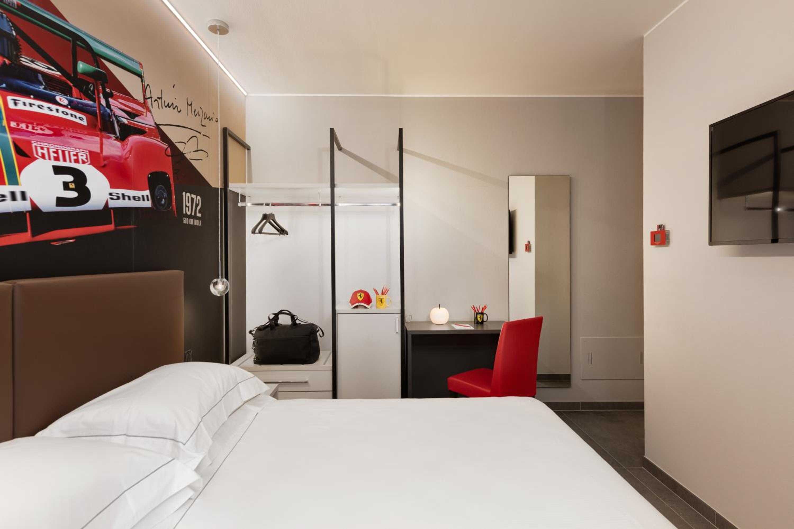 Deluxe Double or Twin Room - Photo 16