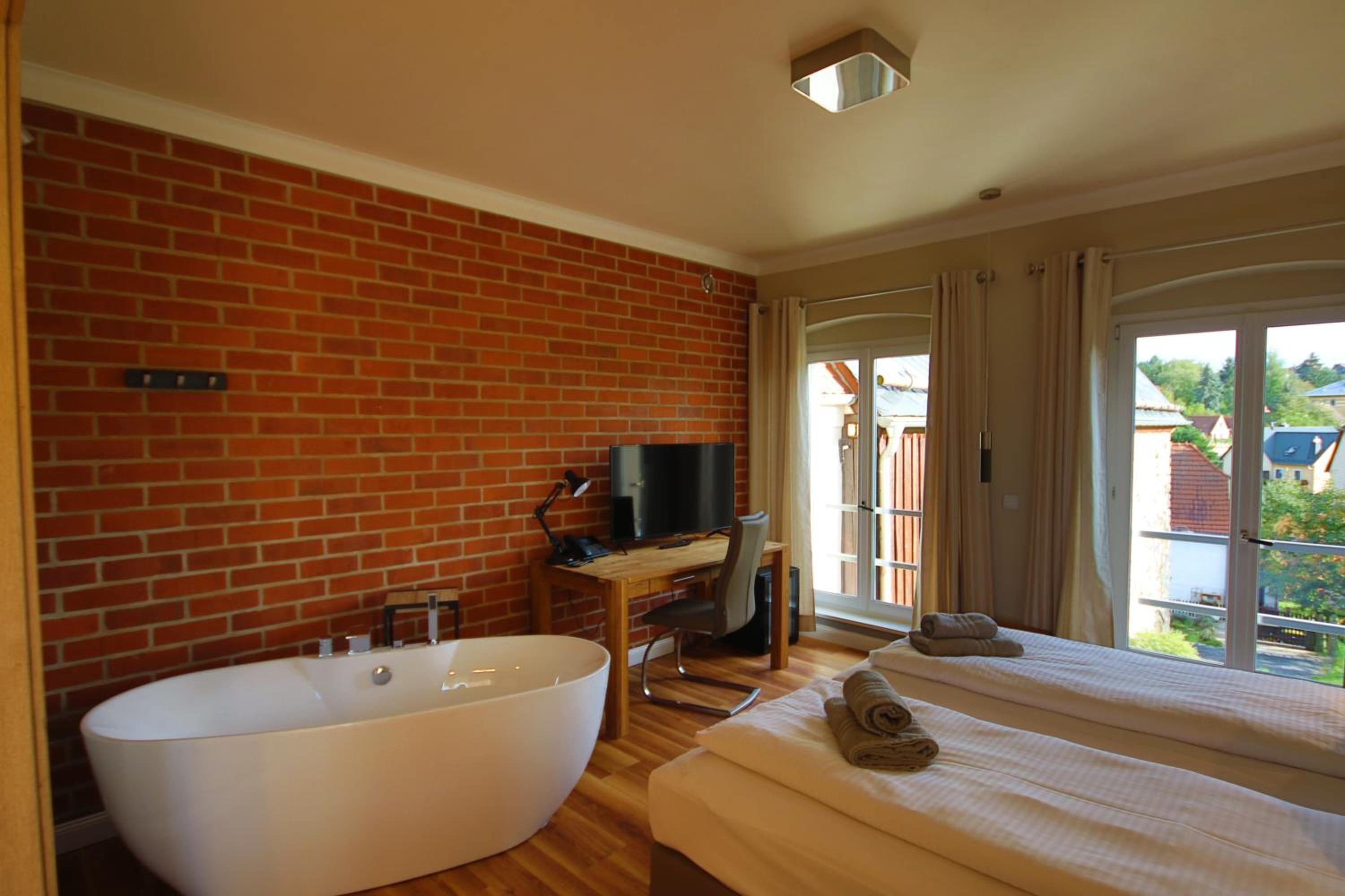 Deluxe Double Room With Bath