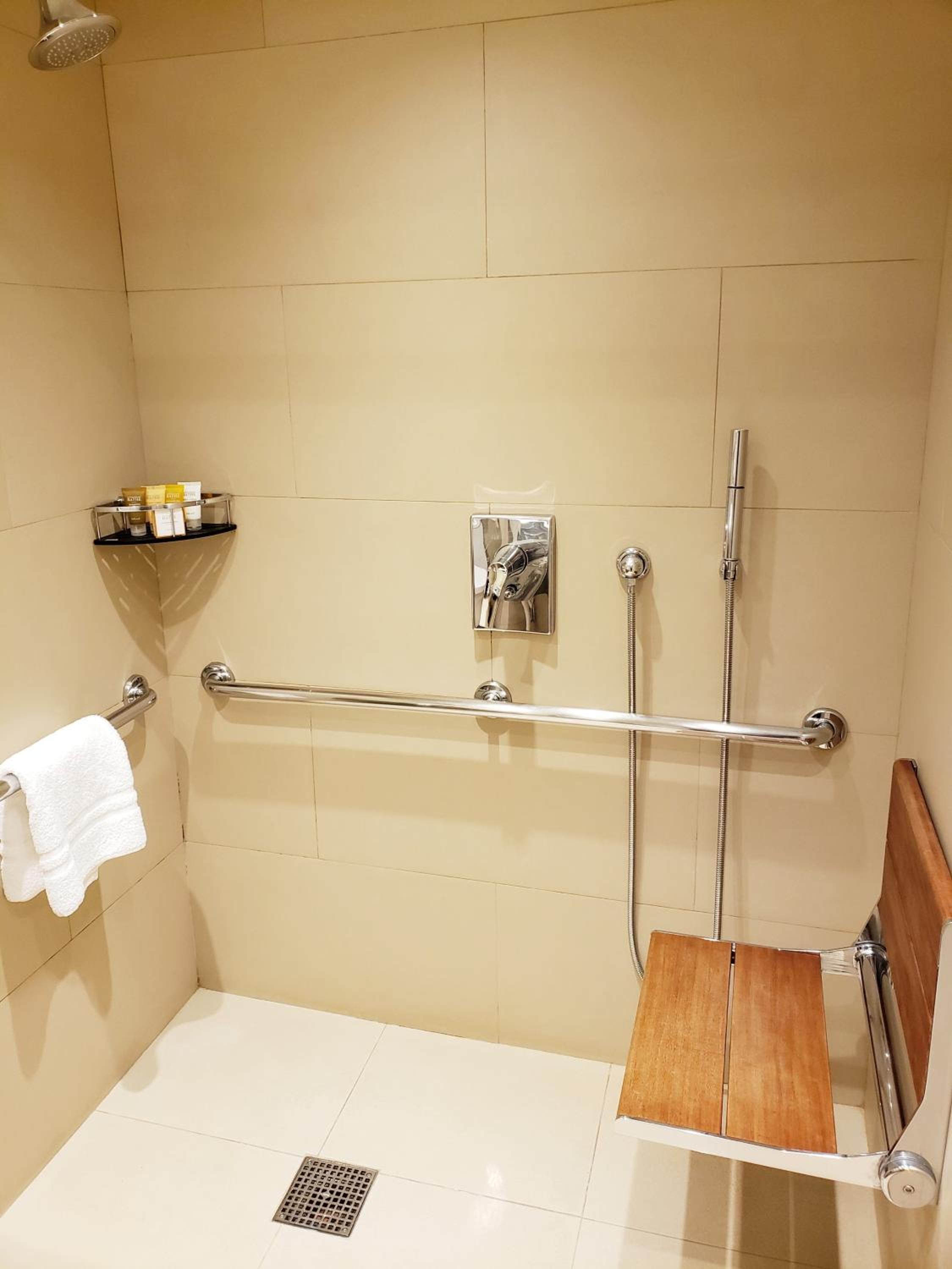 Double Room with Two Double Beds - Disability Access