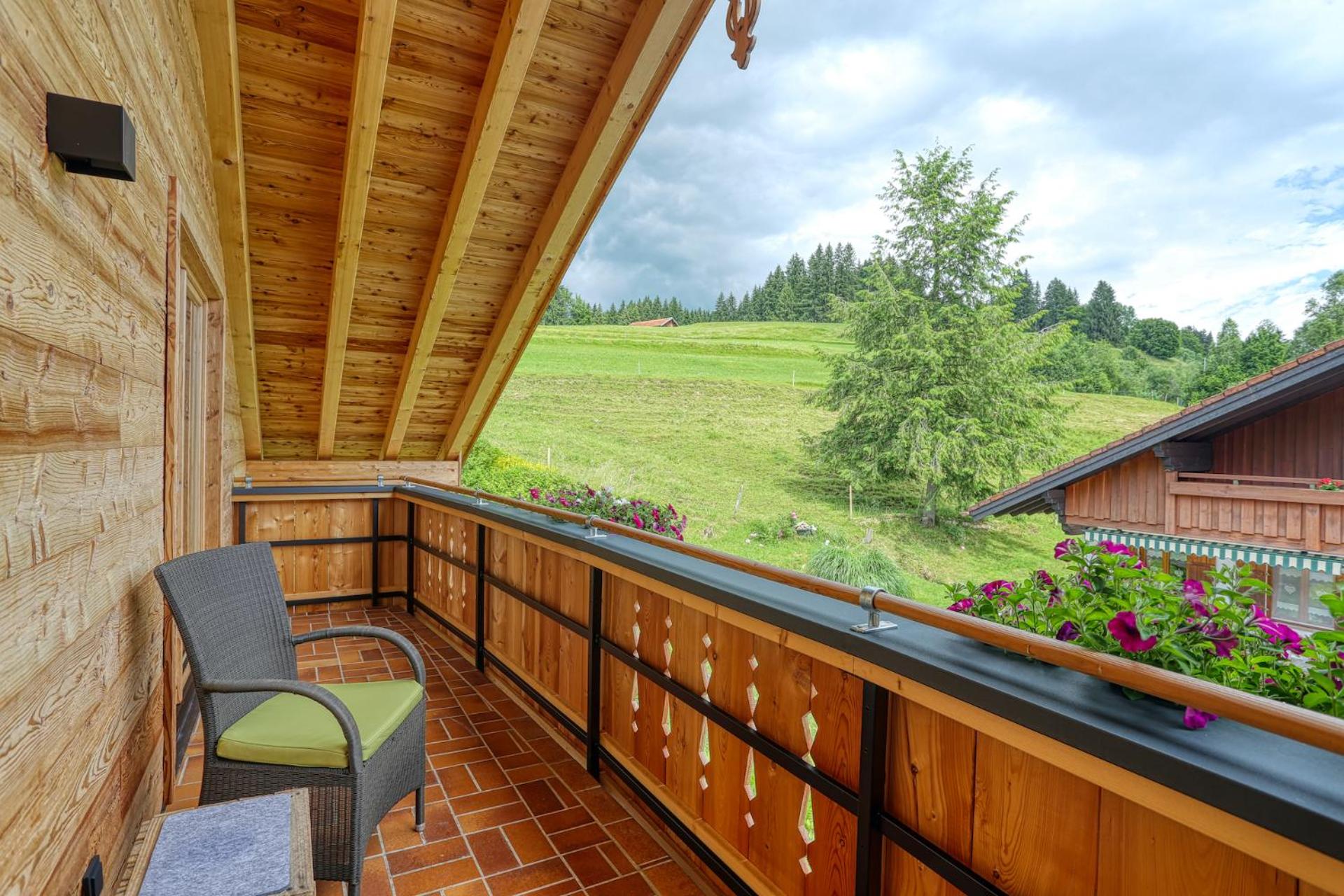 Apartment with Balcony photo 3