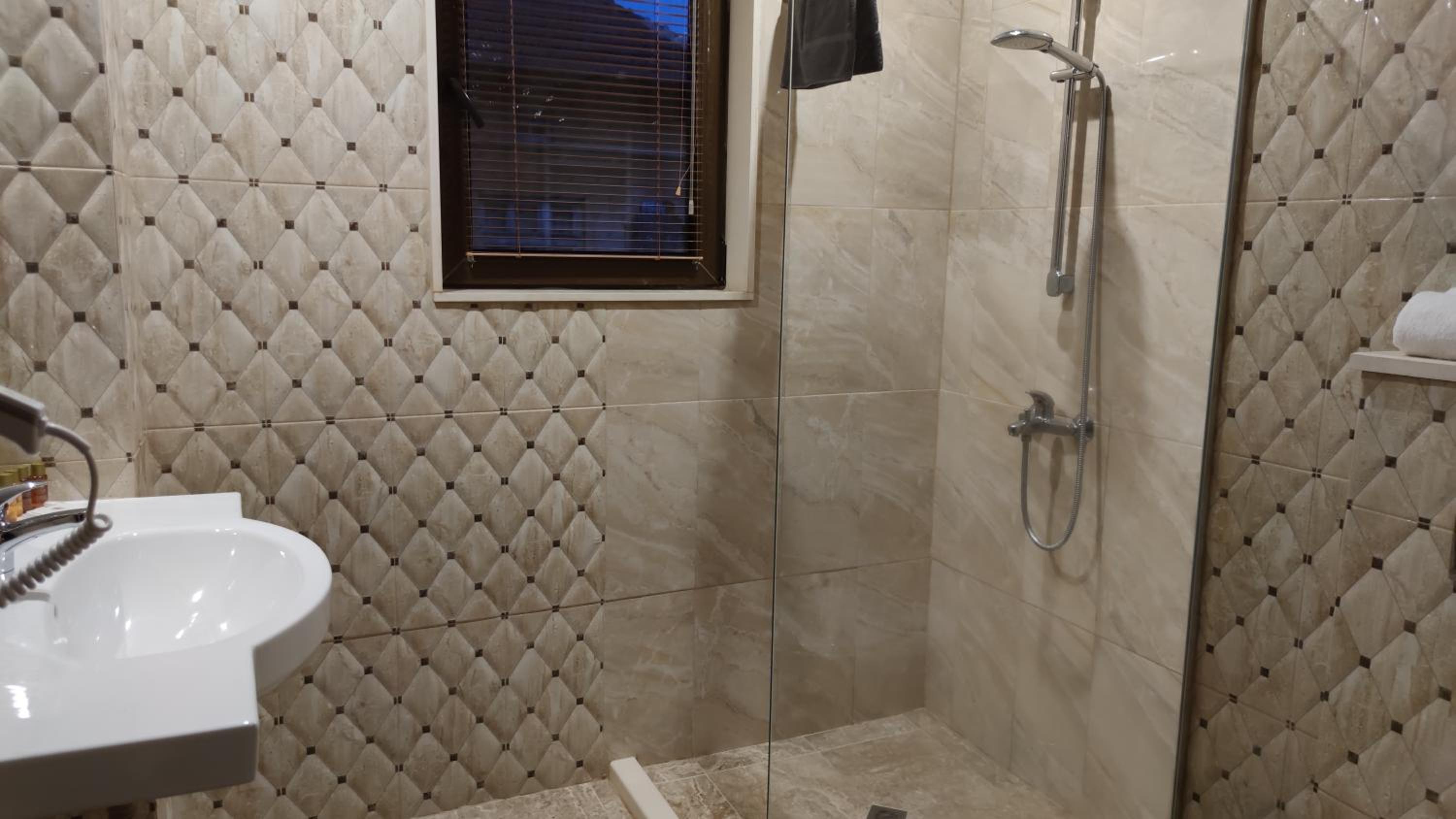 Double Room without Balcony - Photo 4