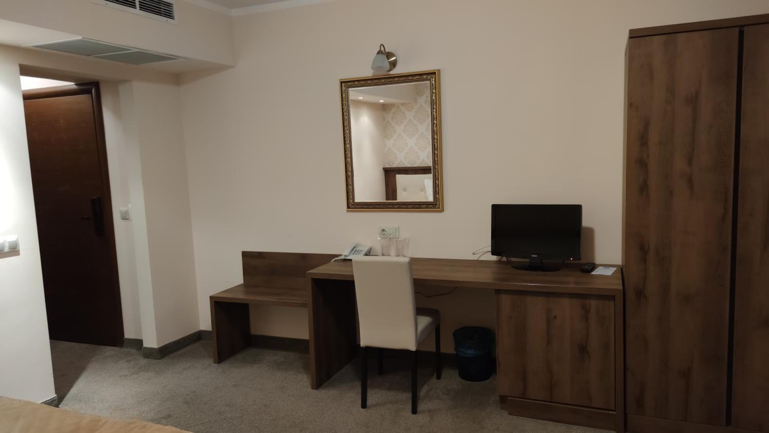 Double Room without Balcony - Photo 8