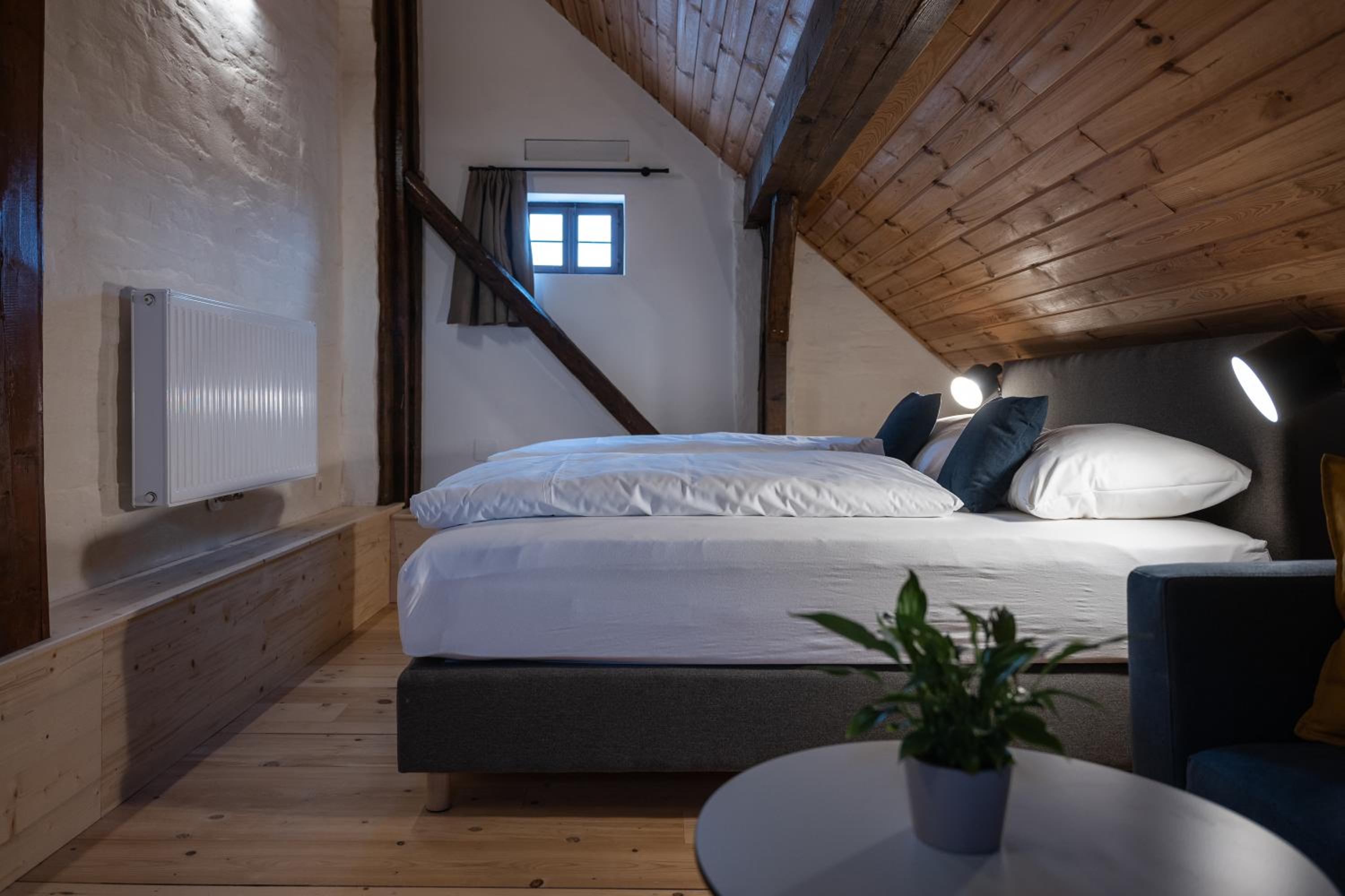 Apartment - Split Level
